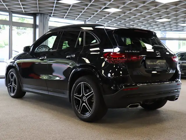 Mercedes-Benz GLA view 7
