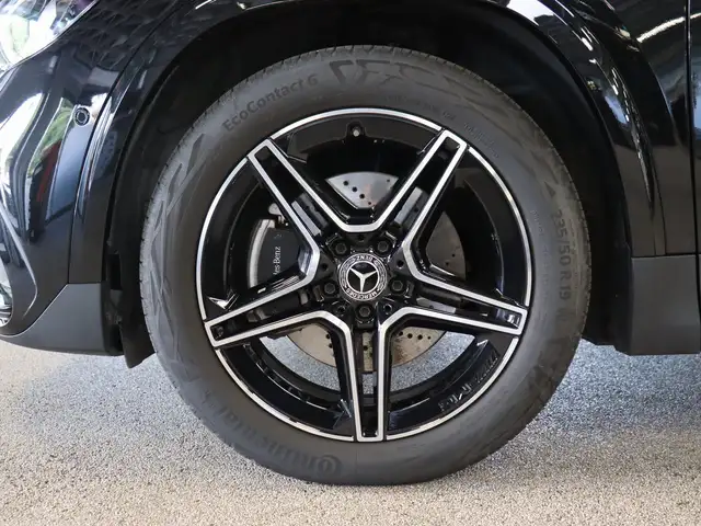 Mercedes-Benz GLA view 8