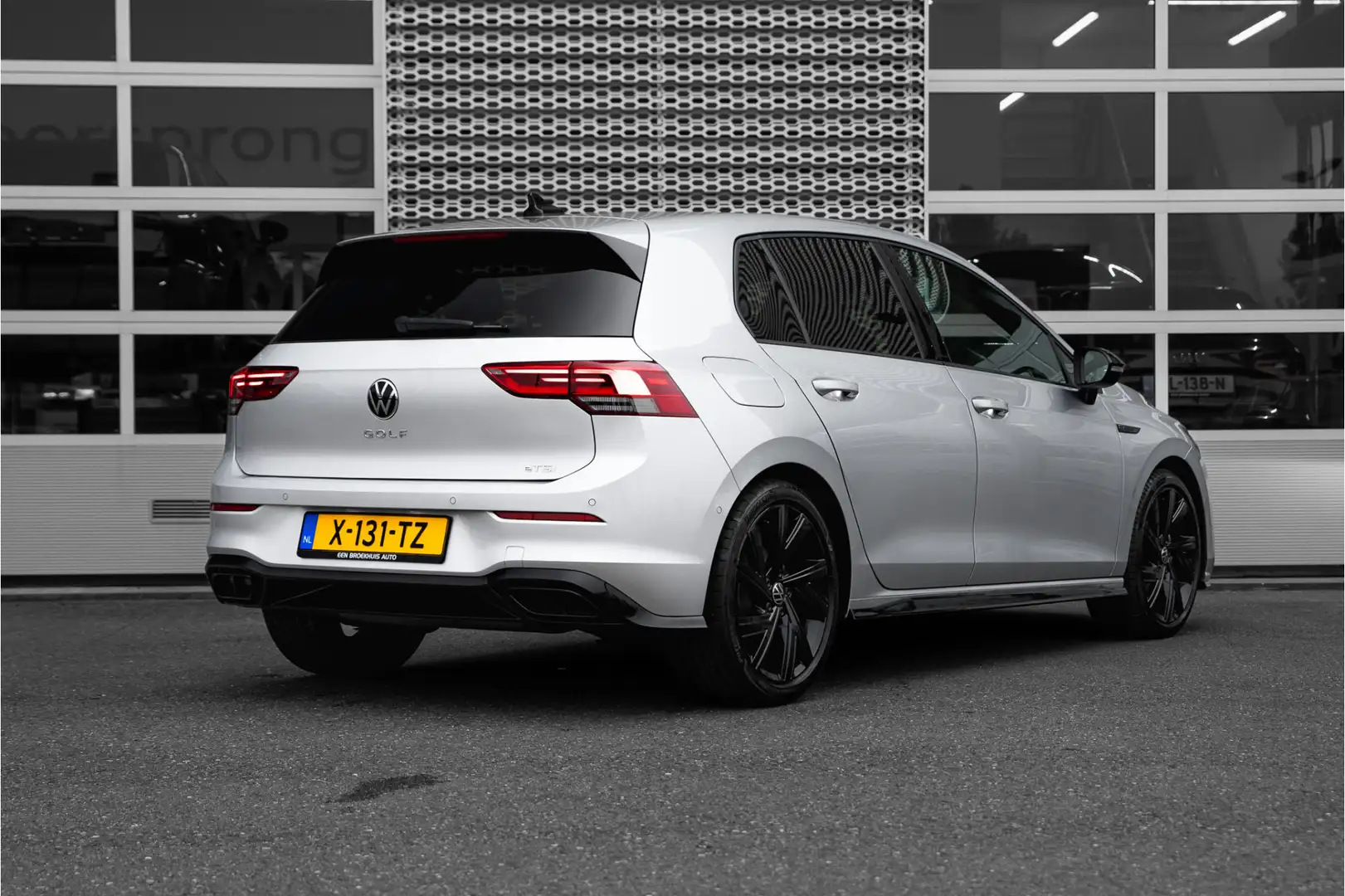 Volkswagen Golf 1.5 eTSI R-Line Business | Apple Carplay/Android A Grijs - 2