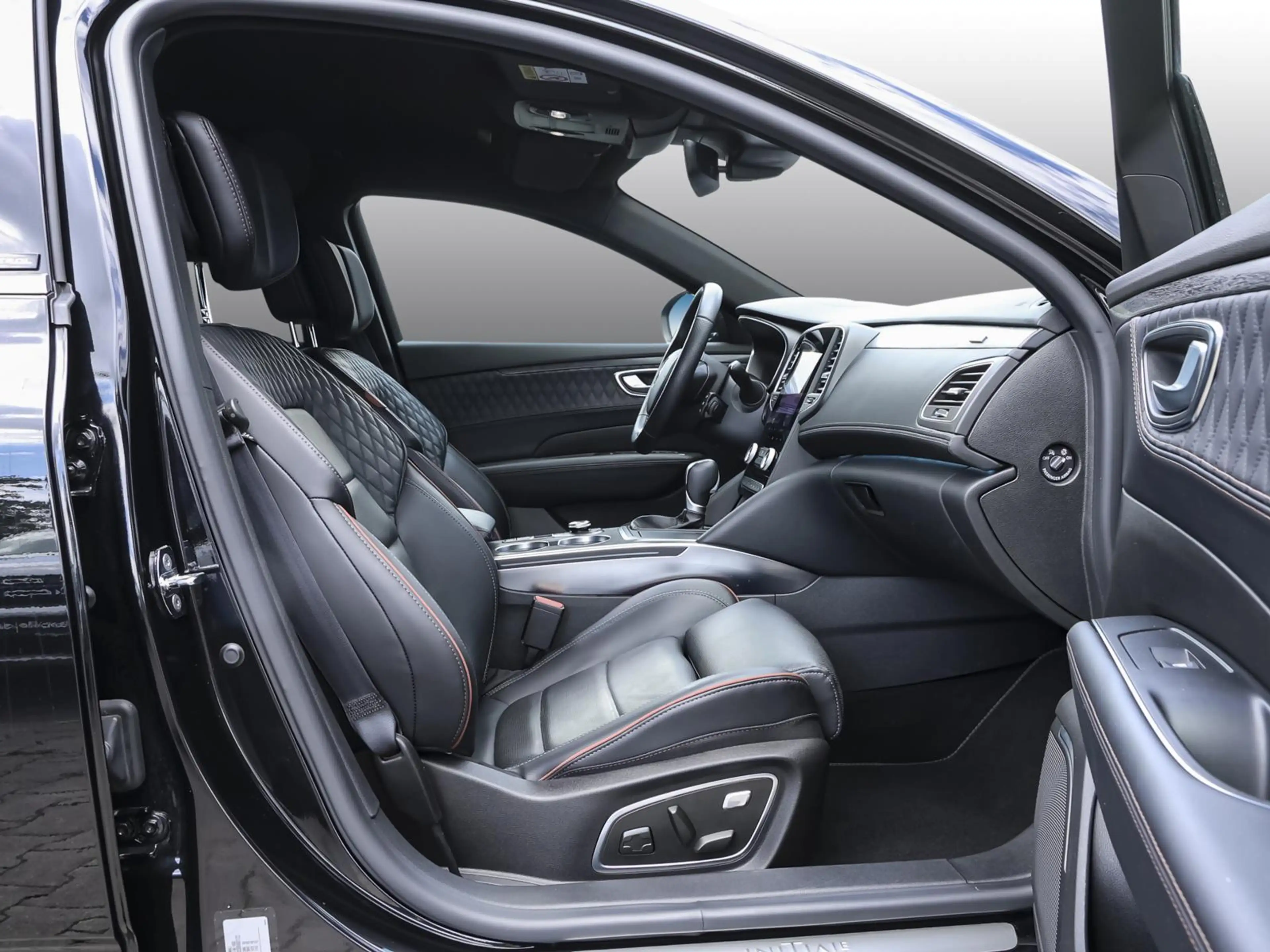 Renault Talisman INITIALE PARIS TCe 160 EDC (MY21) LEDER — photo 3