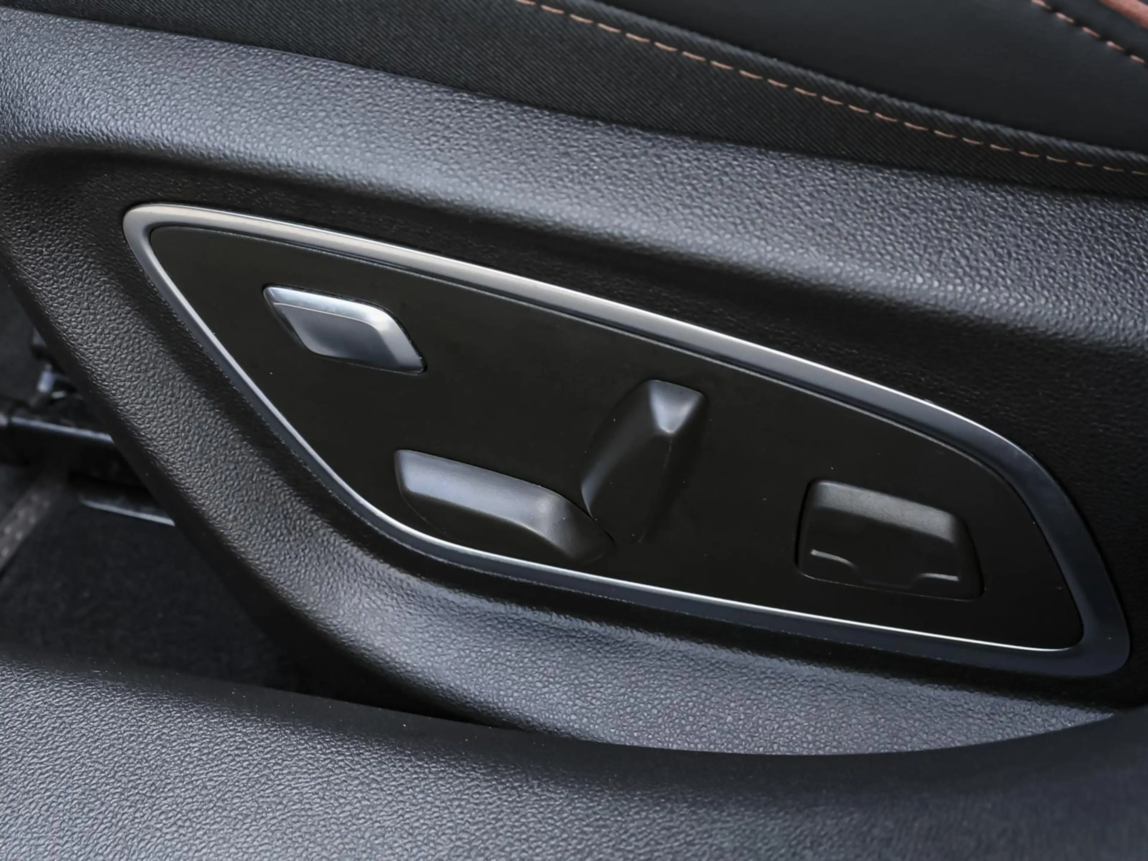 Renault Talisman INITIALE PARIS TCe 160 EDC (MY21) LEDER — photo 9