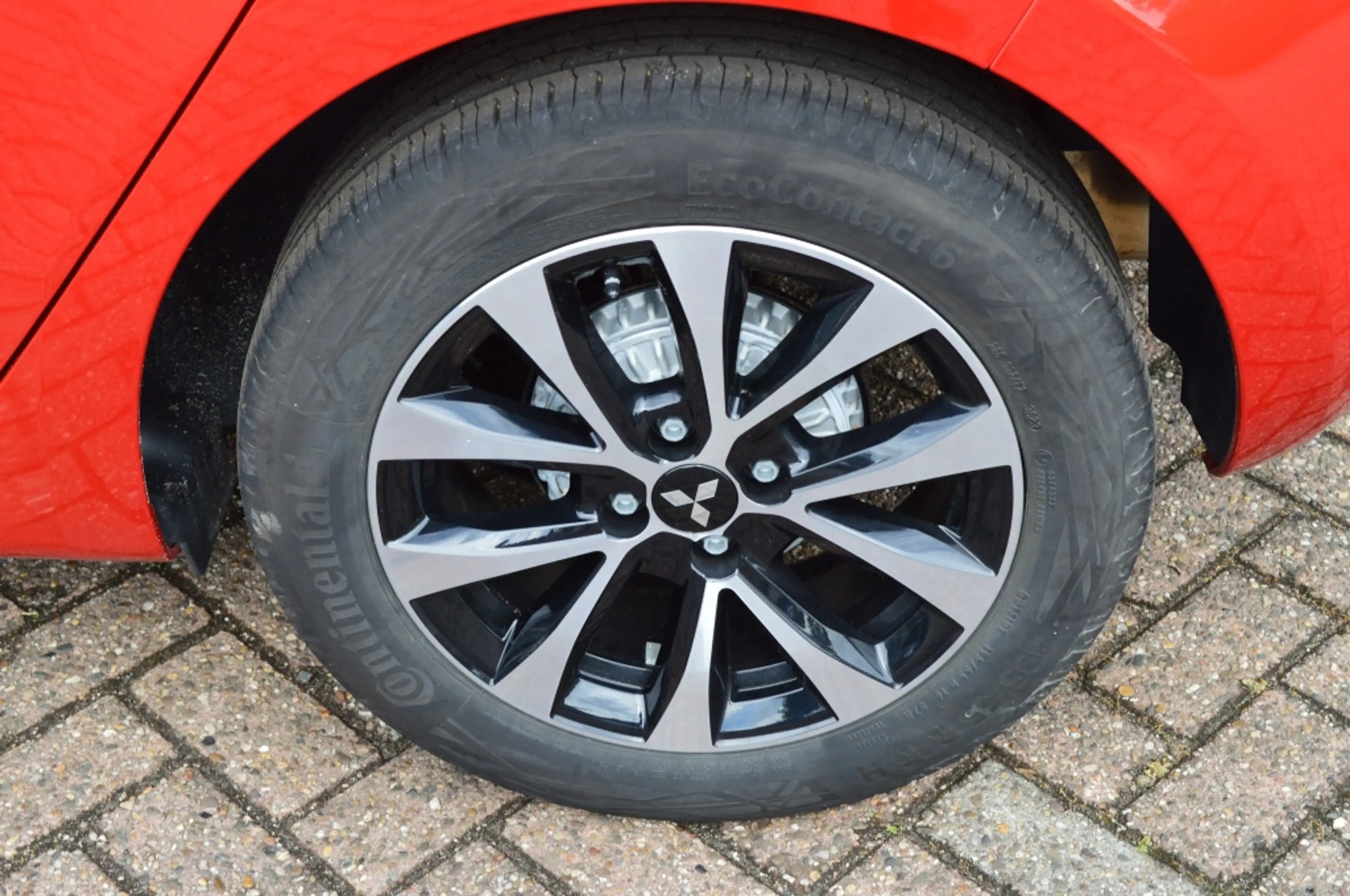 Mitsubishi Colt 1.0T MT Intense+, Pdc , Camera, Carplay — photo 9