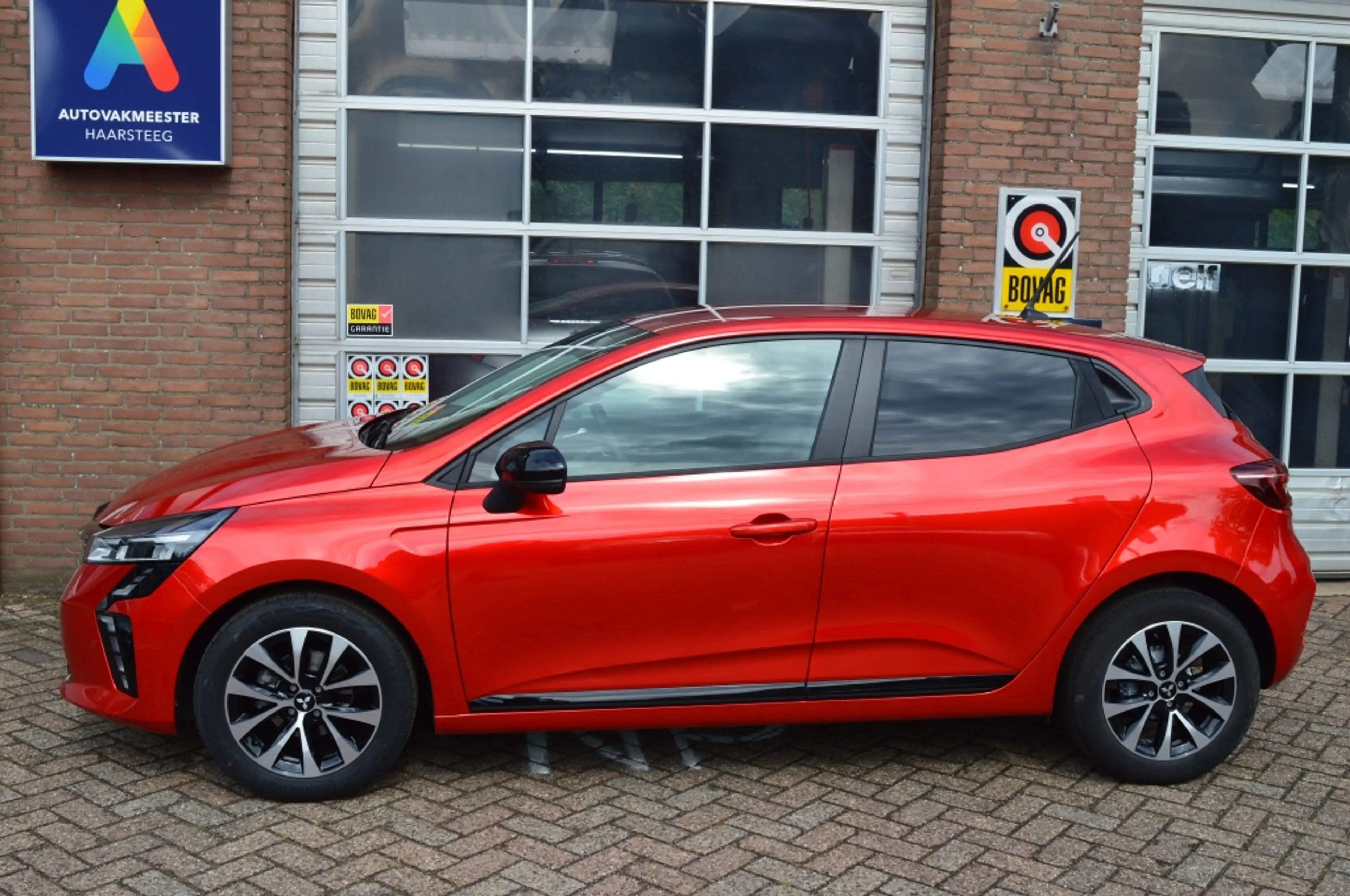 Mitsubishi Colt 1.0T MT Intense+, Pdc , Camera, Carplay — photo 2
