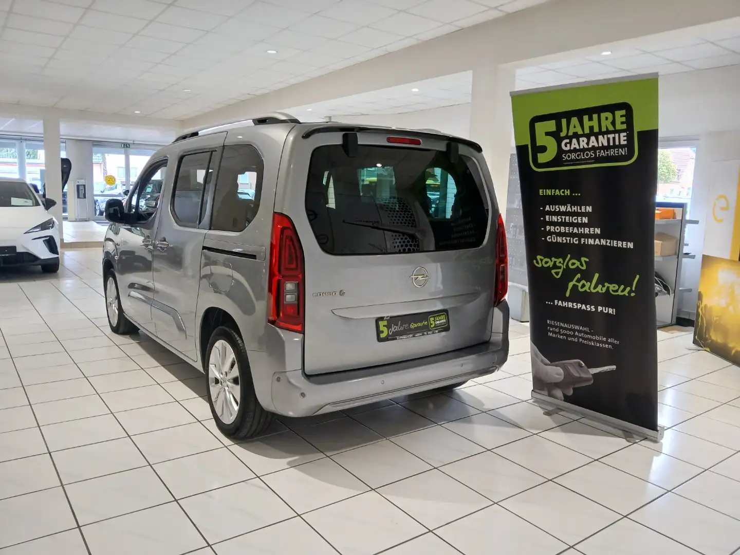 Opel Combo-e Life Fin. ab 2,99% Navi,SHZ,2xKlima Grey - 2