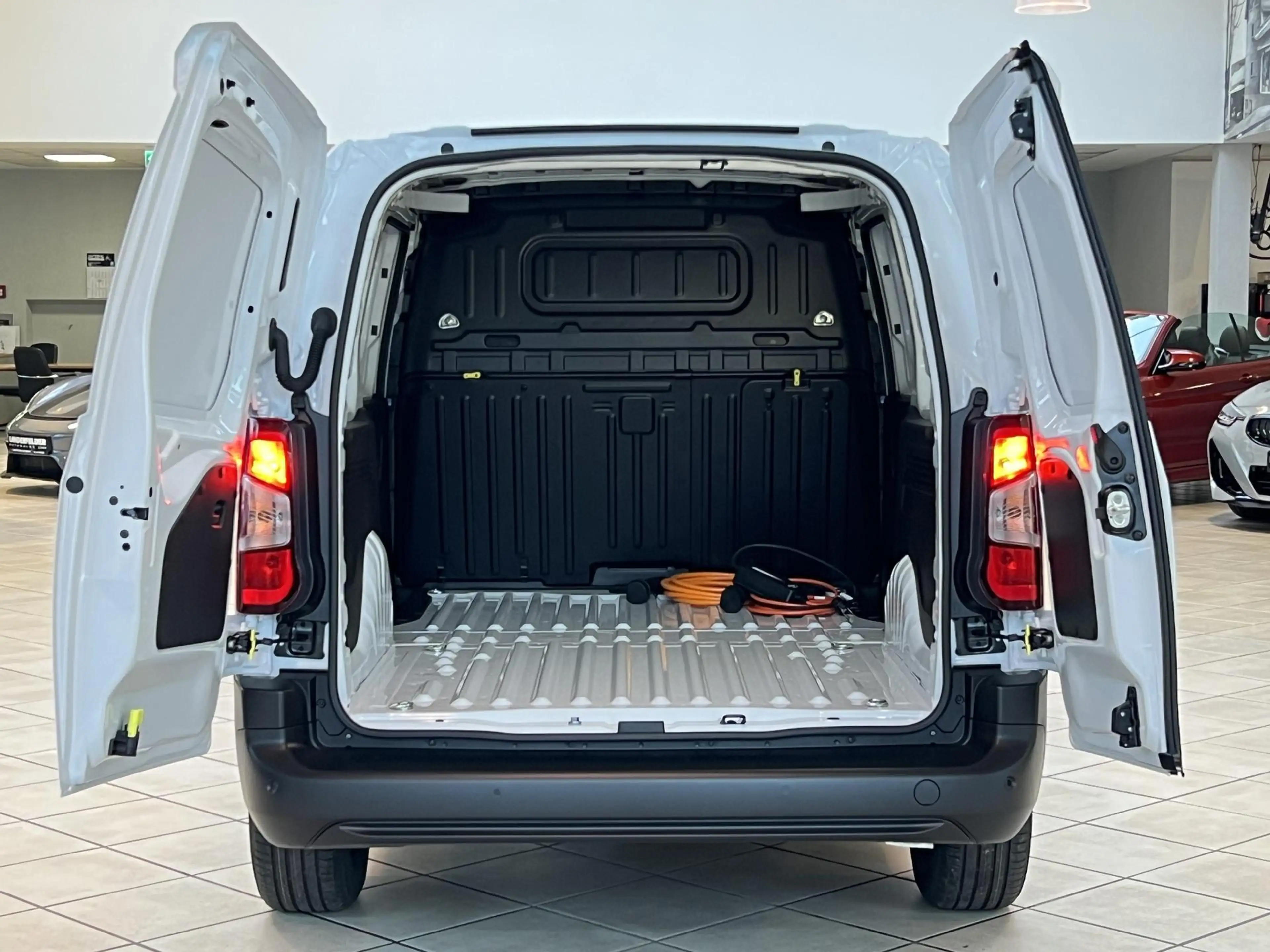 Toyota Proace City Proace City E L2 Comfort 50Kwh 2Schiebet 3xSitze — photo 6