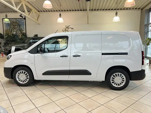 Toyota Proace City view 8