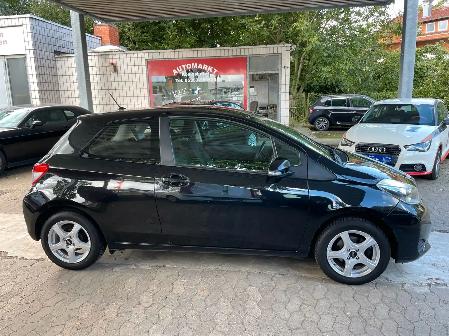 Toyota Yaris Life **KLIMA**EFH**ZV FUNK**1. HAND**AHK** Чорний - 2