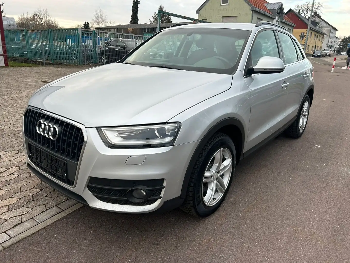 Audi Q3 2.0 TDI SCHECKHEFT+ALCANTARA+PDC+XENON+SHZ Argent - 1
