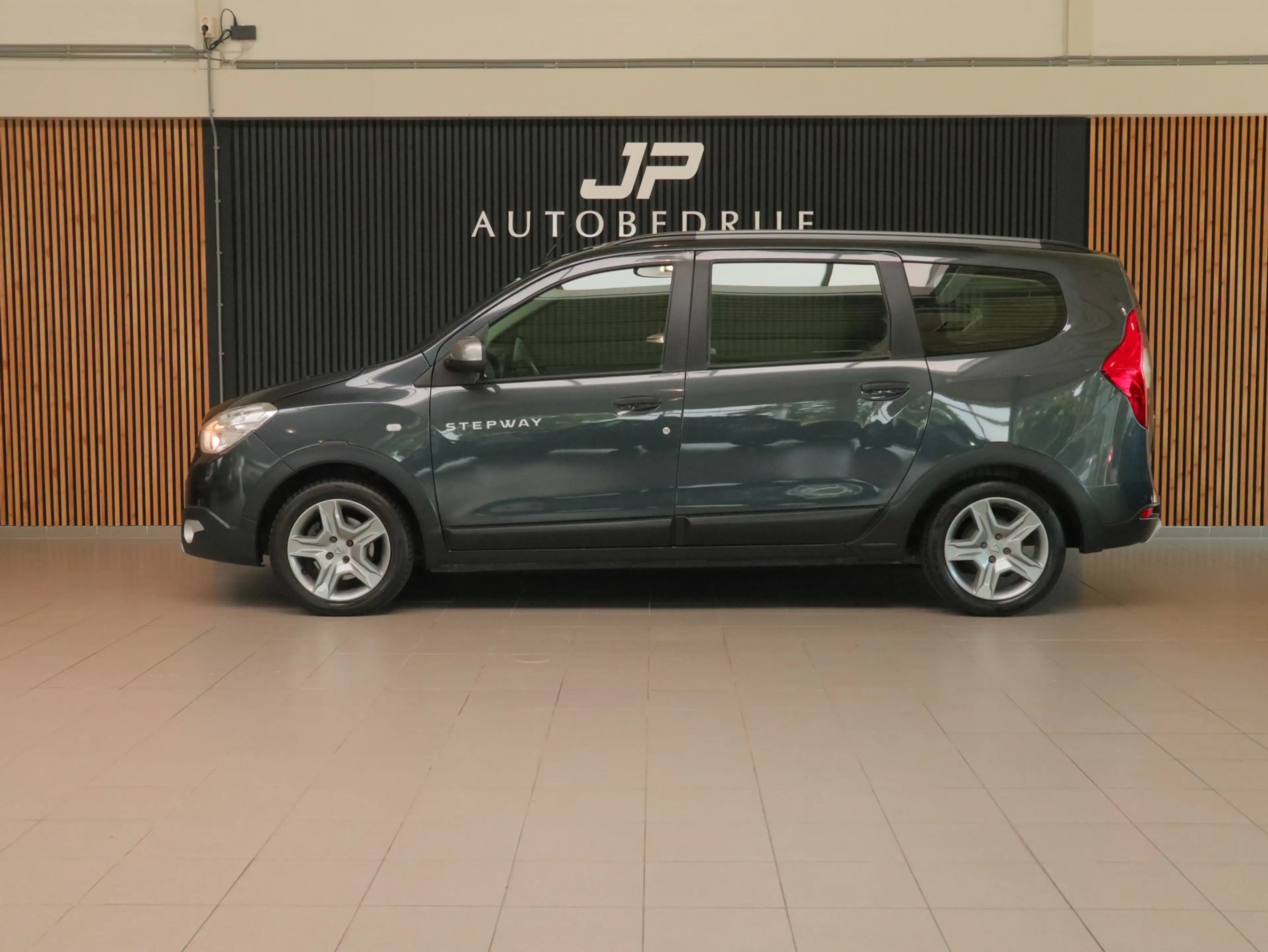 Dacia Lodgy 1.3 TCe Stepway CAMERA|APPLECARPLAY|AIRCO|CRUISE|S — photo 4