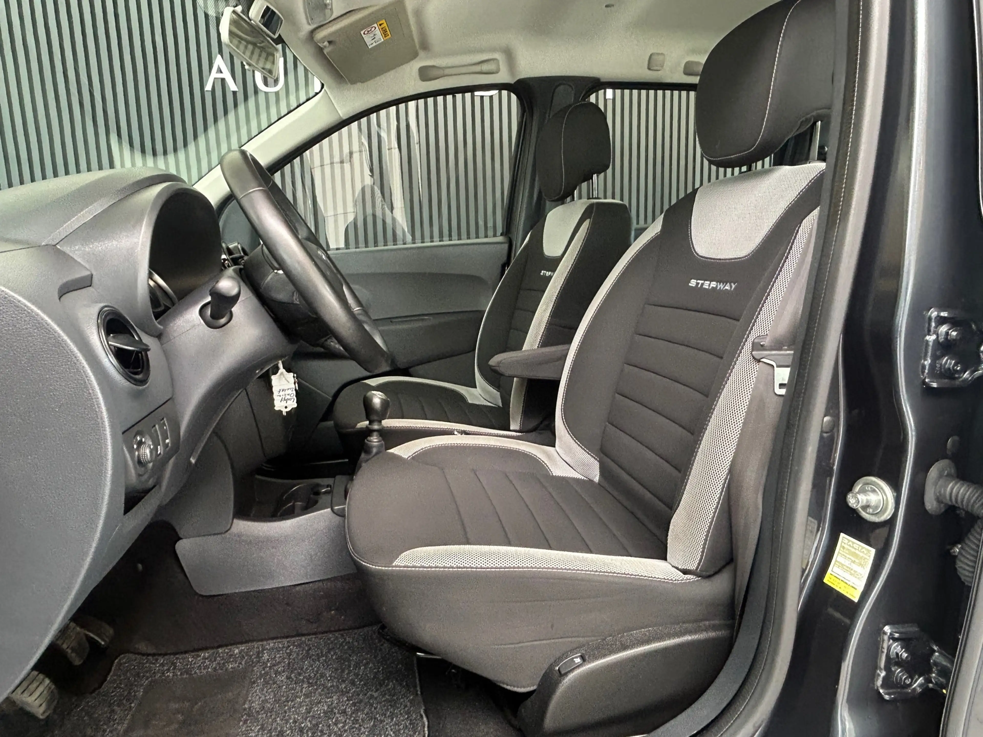 Dacia Lodgy 1.3 TCe Stepway CAMERA|APPLECARPLAY|AIRCO|CRUISE|S — photo 7