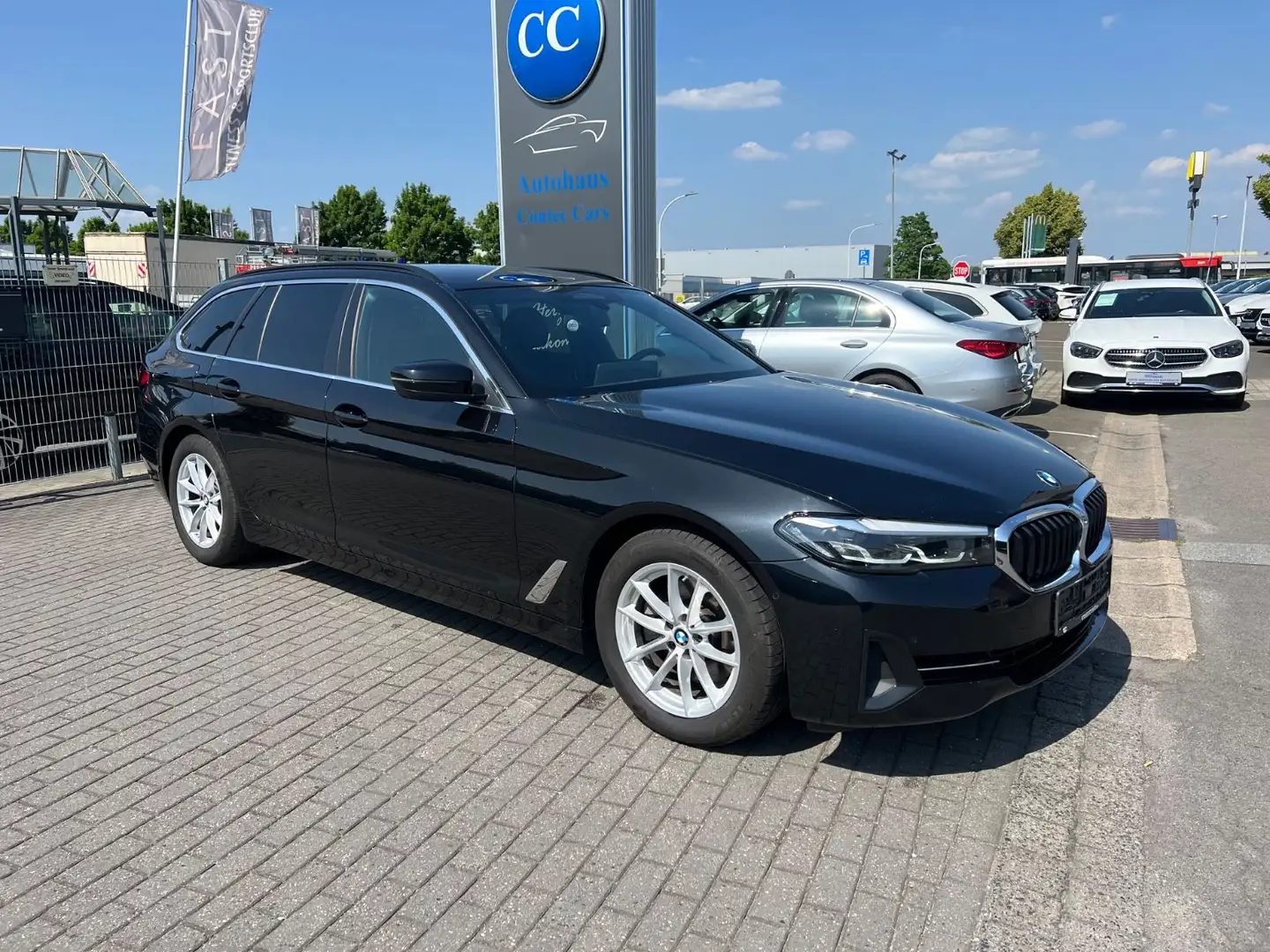 BMW 520 d Touring Business+DAP+HiFi+Parkassistent+17 Schwarz - 1