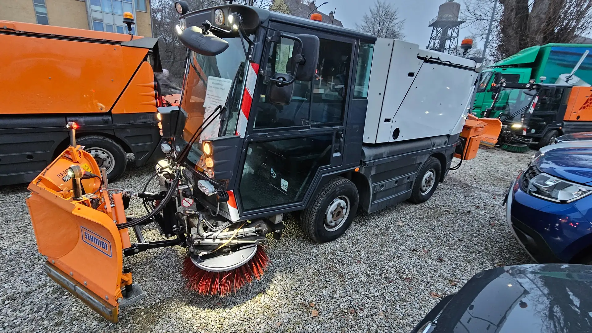 Autres Aebi SCHMIDT Swingo Compact 200+ Strassenreiniger Gris - 2