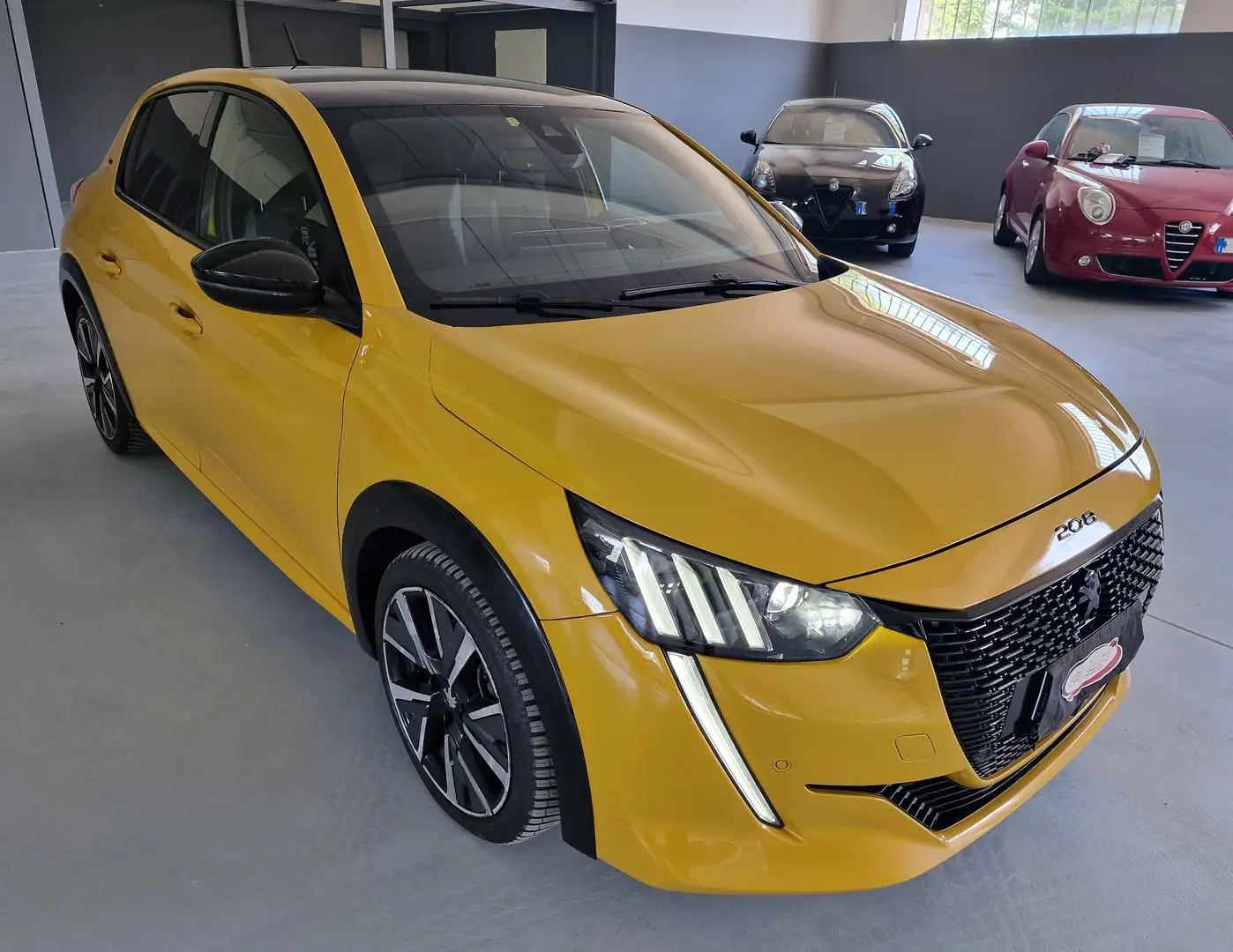 Peugeot 208 1.5 bluehdi 102cv GT LINE E6 - UNICO PROPRIETARIO Geel - 2