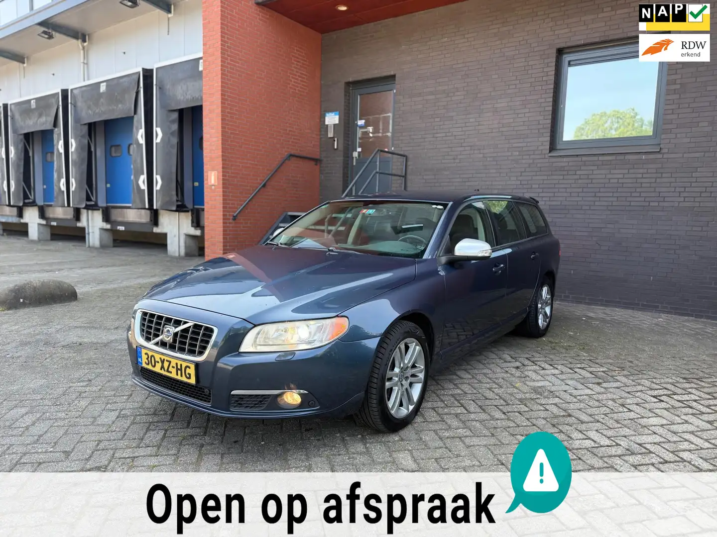 Volvo V70 3.2 Momentum AUT/FACELIFT/NAP/XENON/LEES TEKST Kék - 1