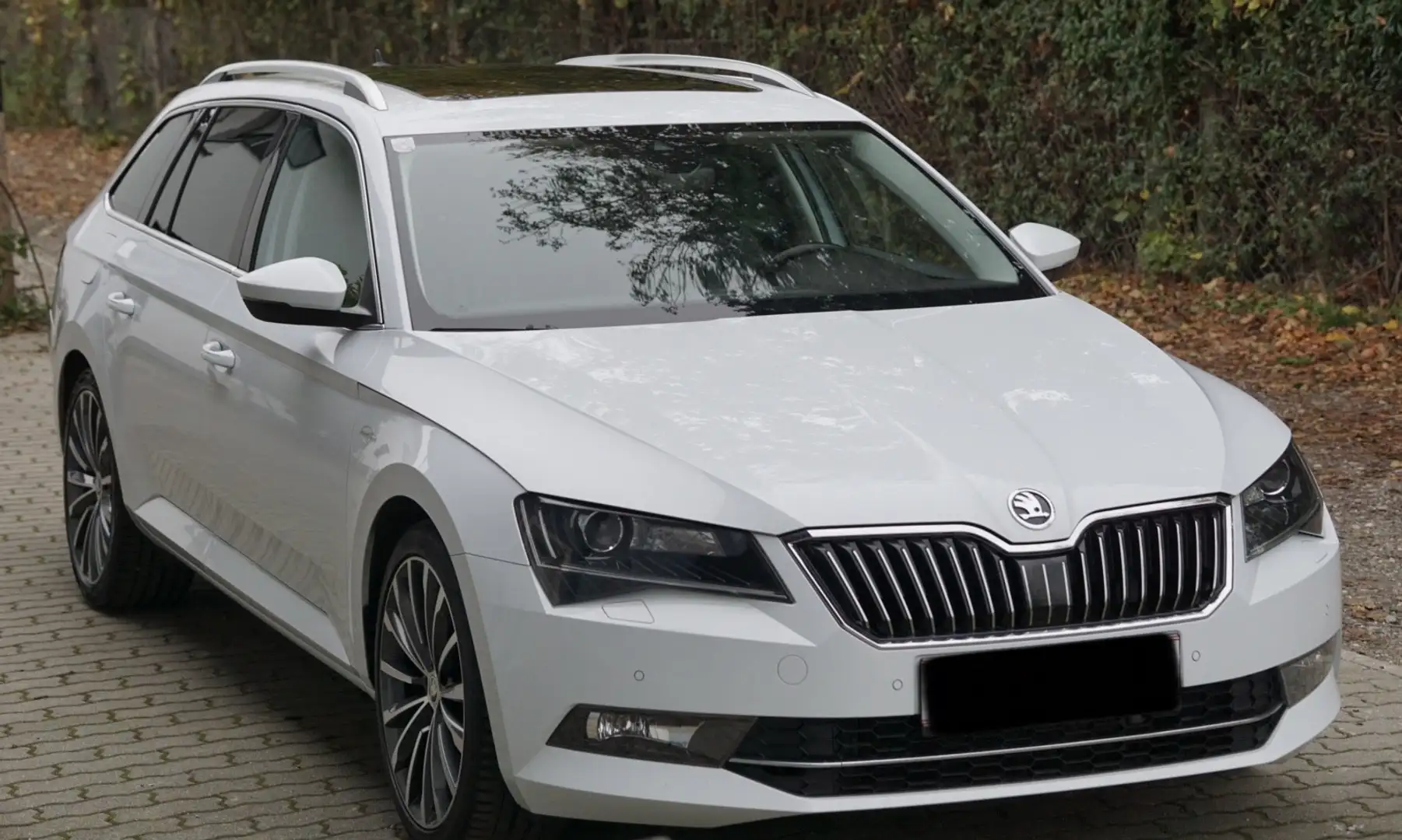 Skoda Superb Combi 2.0 TDI DSG L&K - 1