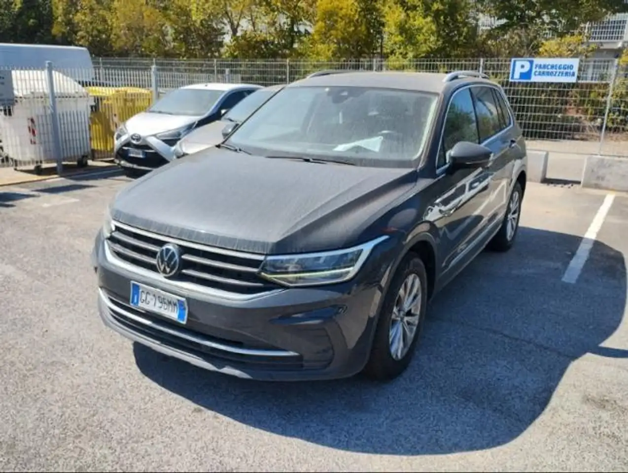 Volkswagen Tiguan Tiguan II 2021 2.0 tdi Life 150cv dsg — photo 1 of 4