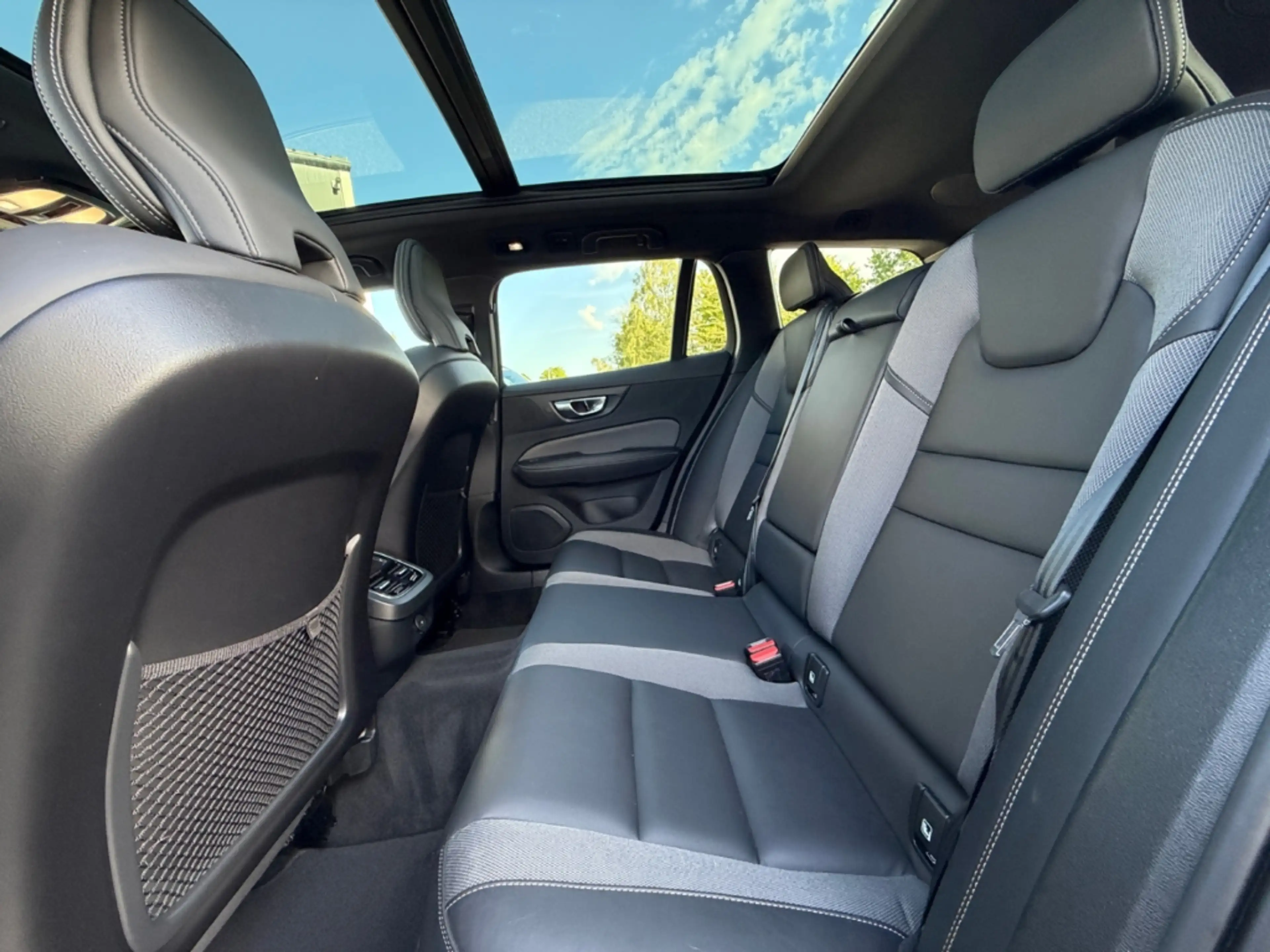 Volvo V60 Cross Country Ultimate AWD Leder H&K Pano 360° Memory — photo 12