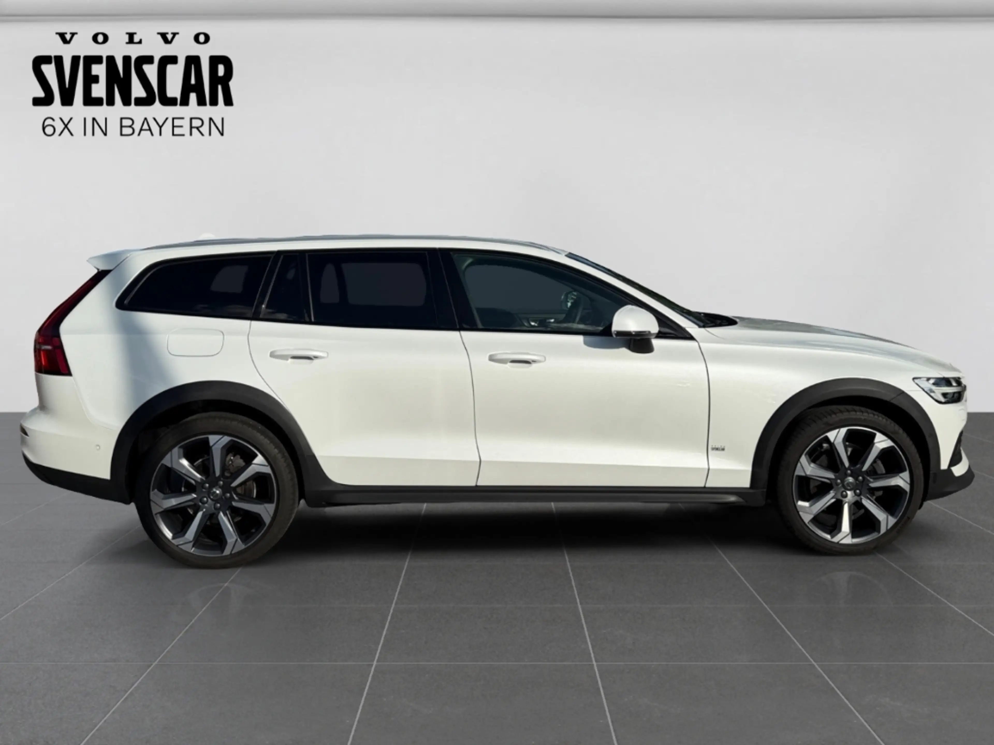 Volvo V60 Cross Country Ultimate AWD Leder H&K Pano 360° Memory — photo 6