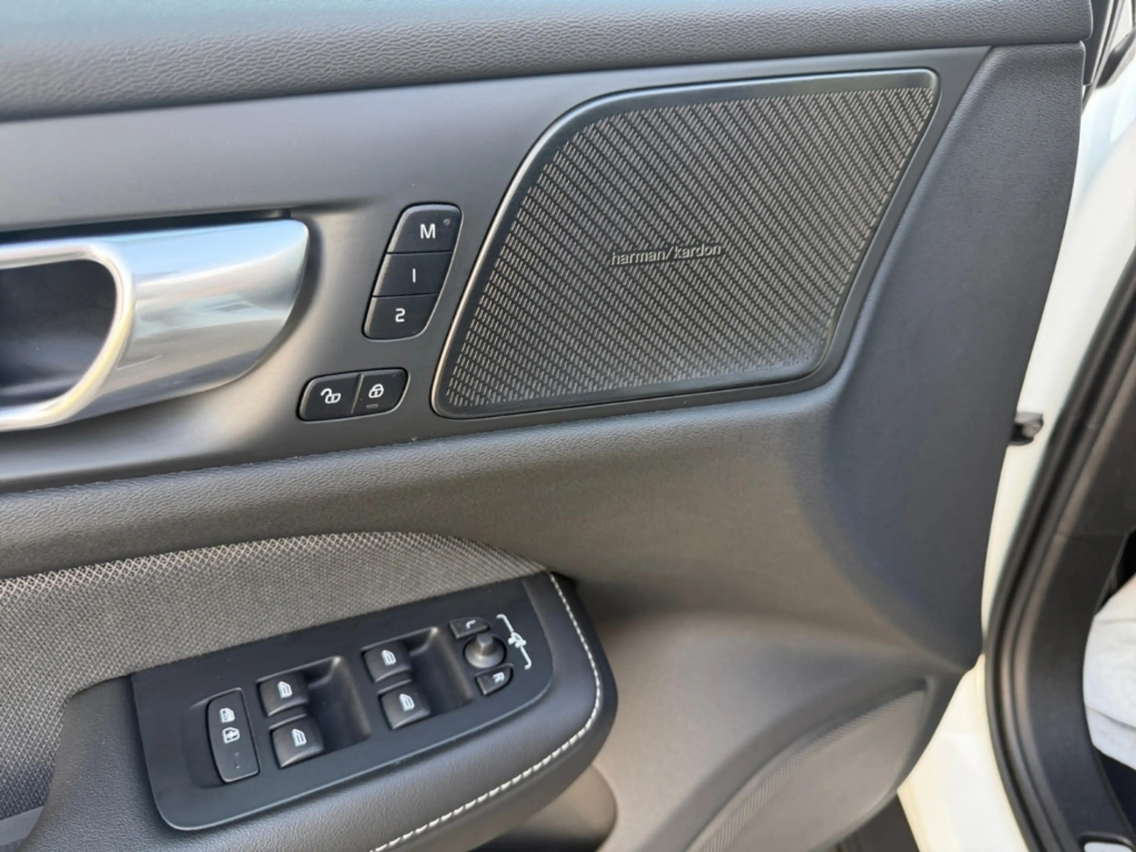 Volvo V60 Cross Country Ultimate AWD Leder H&K Pano 360° Memory — photo 14