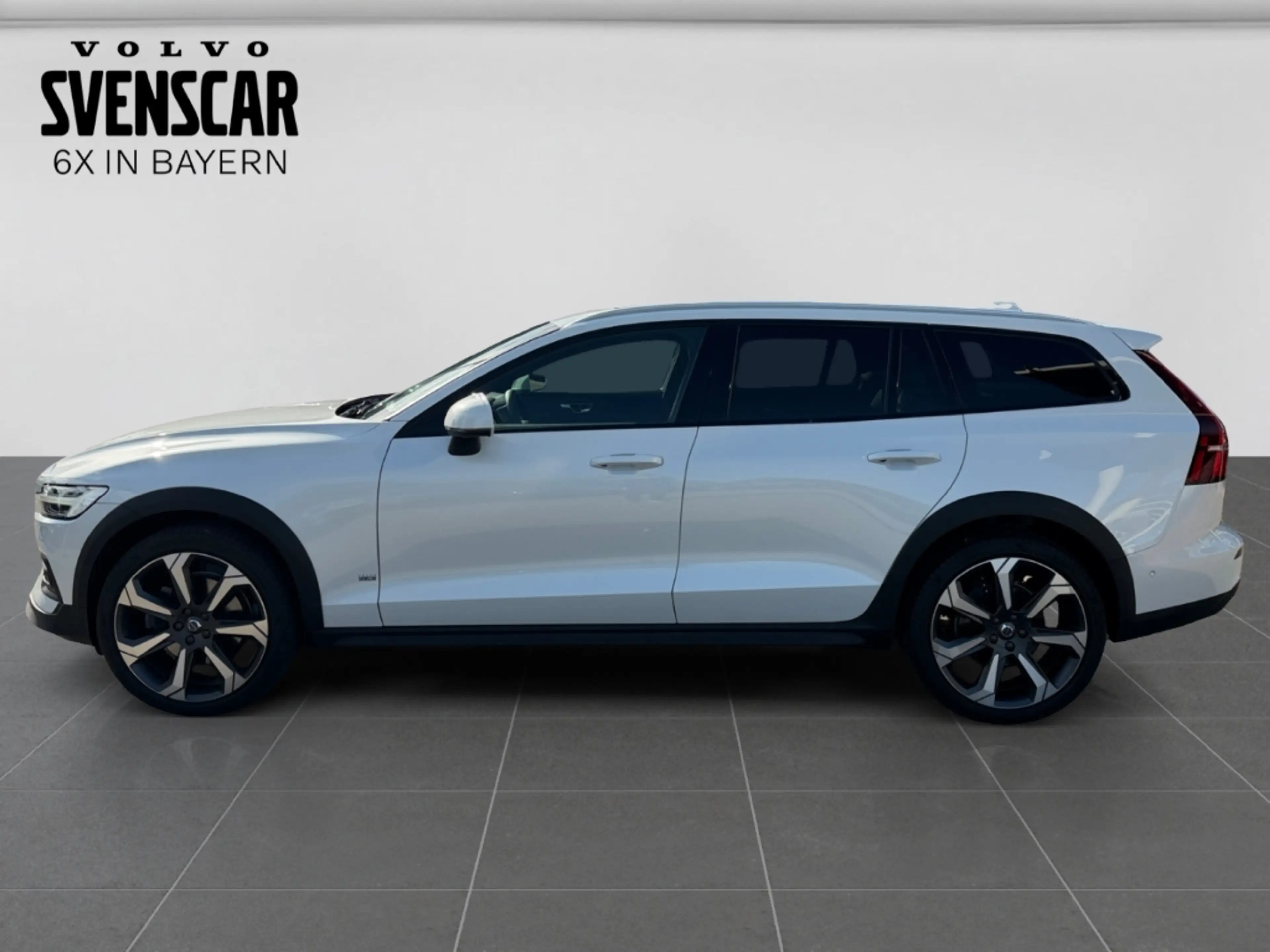 Volvo V60 Cross Country Ultimate AWD Leder H&K Pano 360° Memory — photo 2