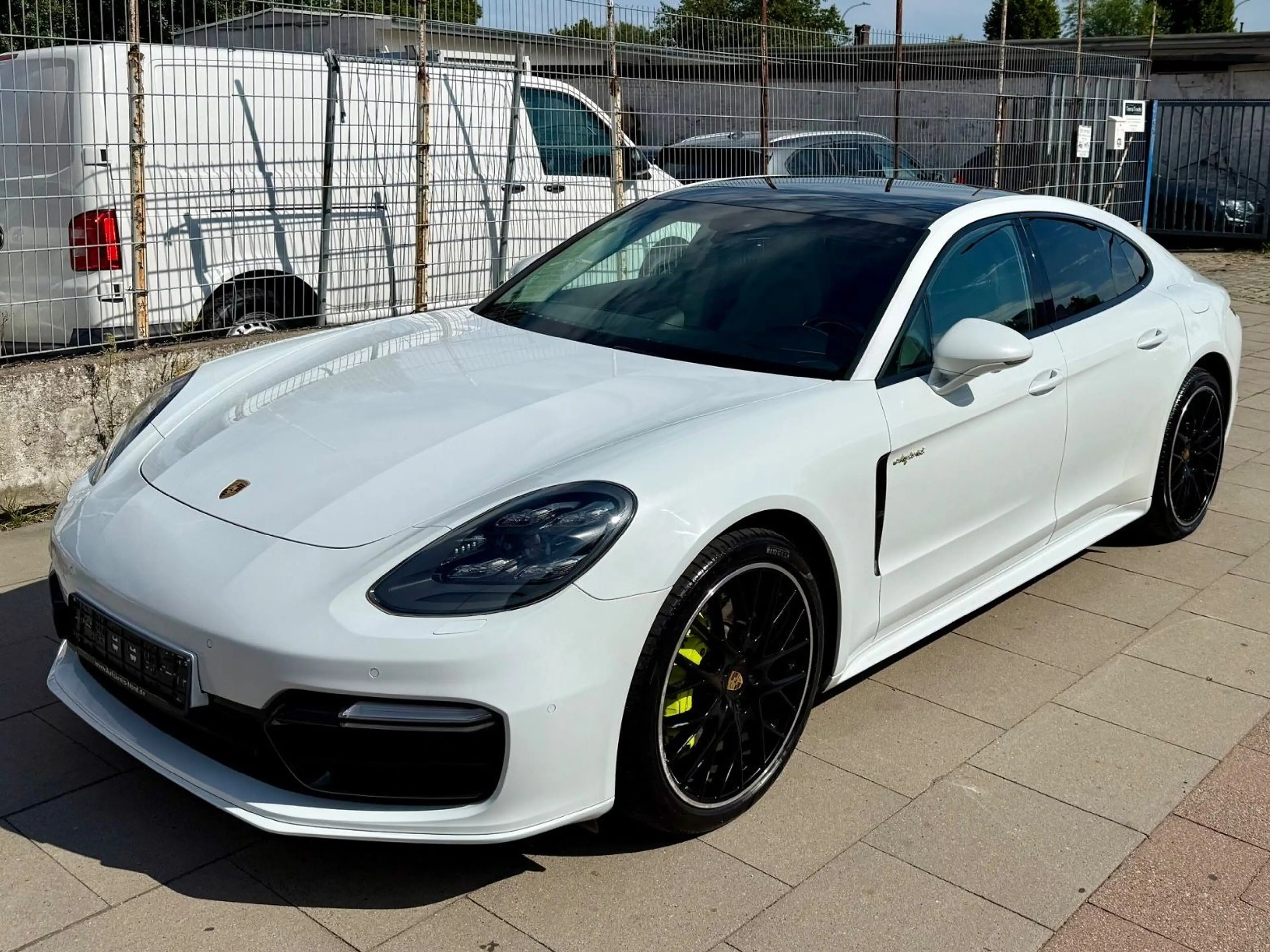 Porsche Panamera 4 E-Hybrid — photo 5