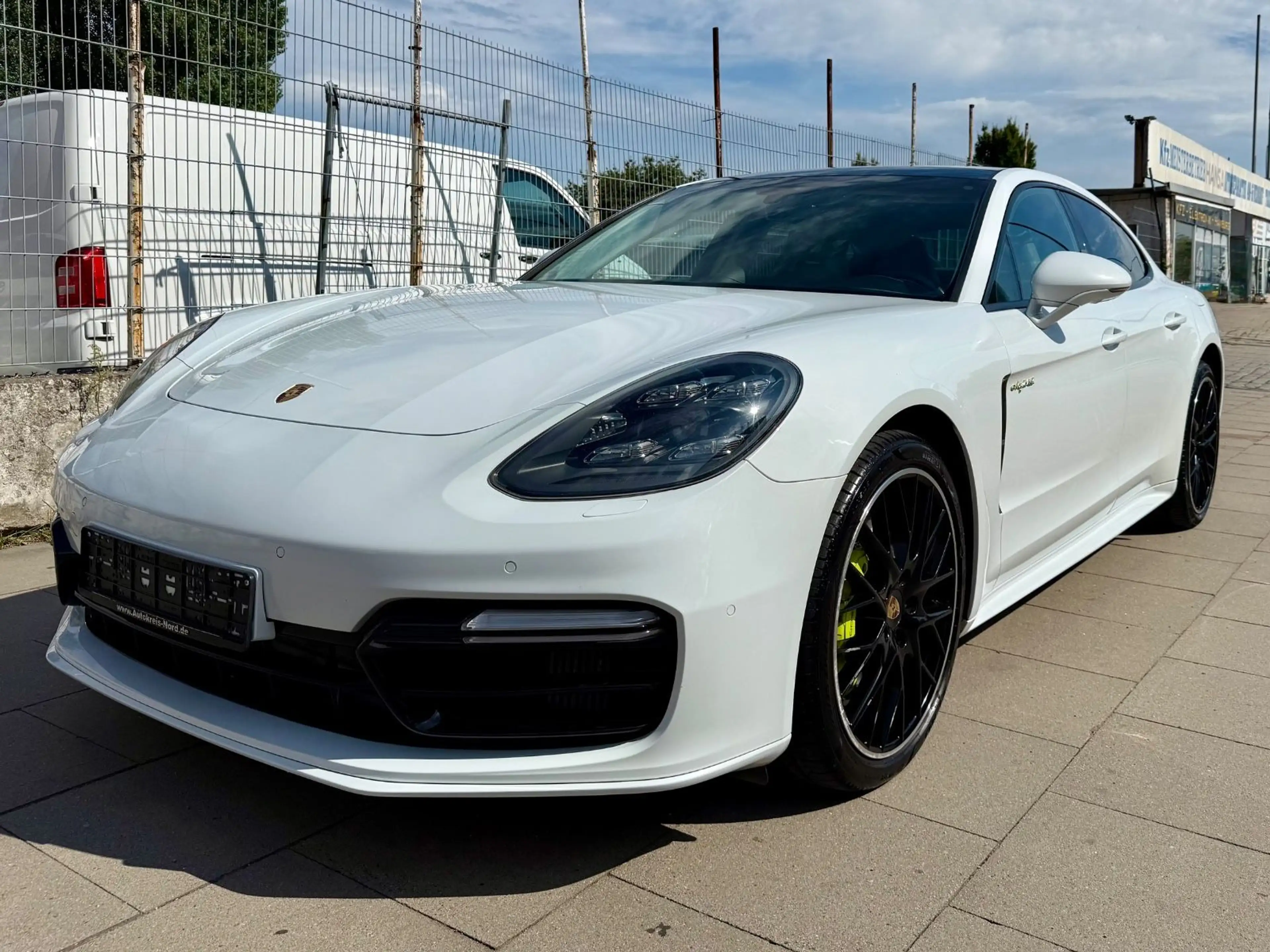 Porsche Panamera 4 E-Hybrid — photo 6