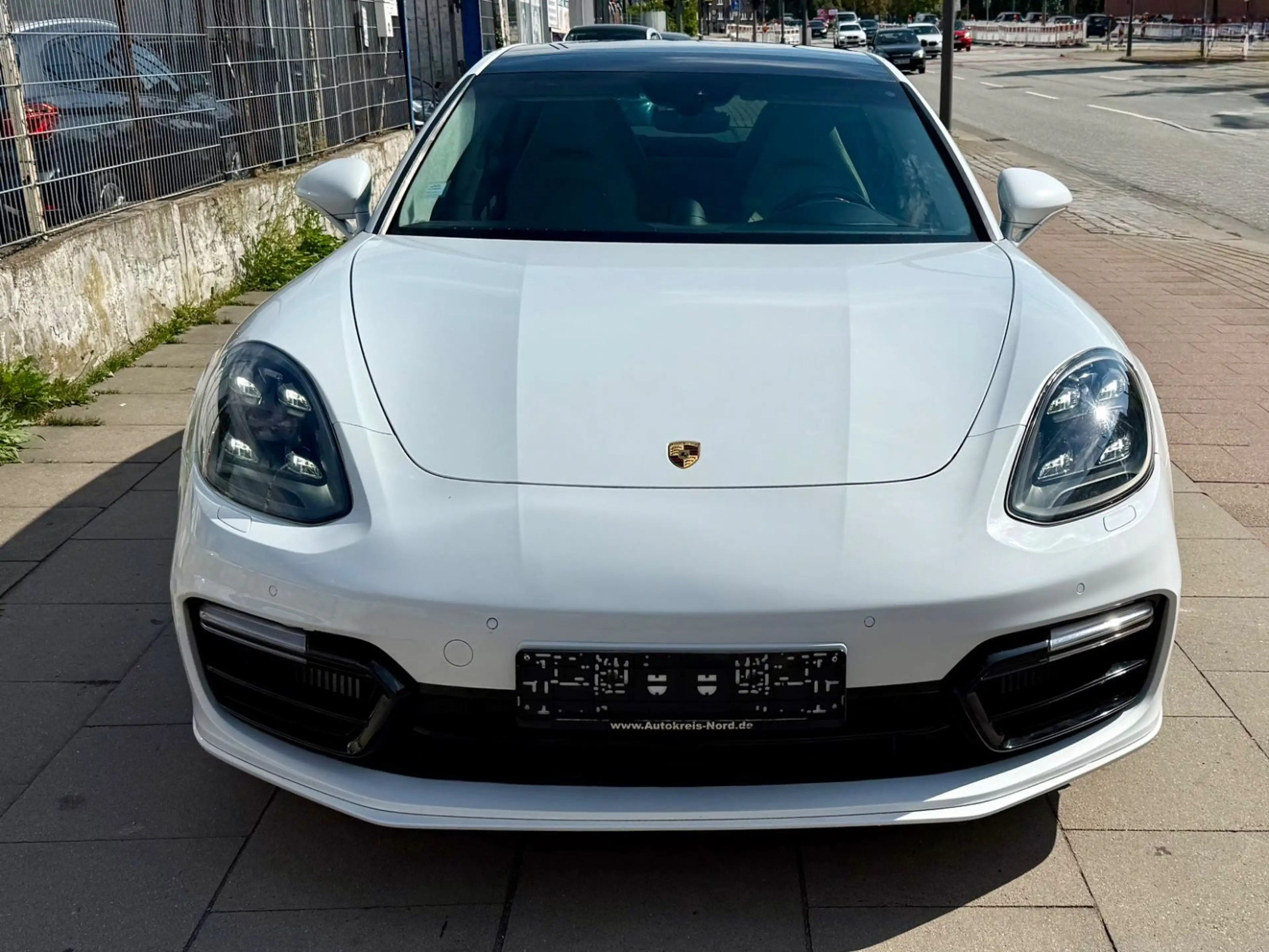 Porsche Panamera 4 E-Hybrid — photo 7