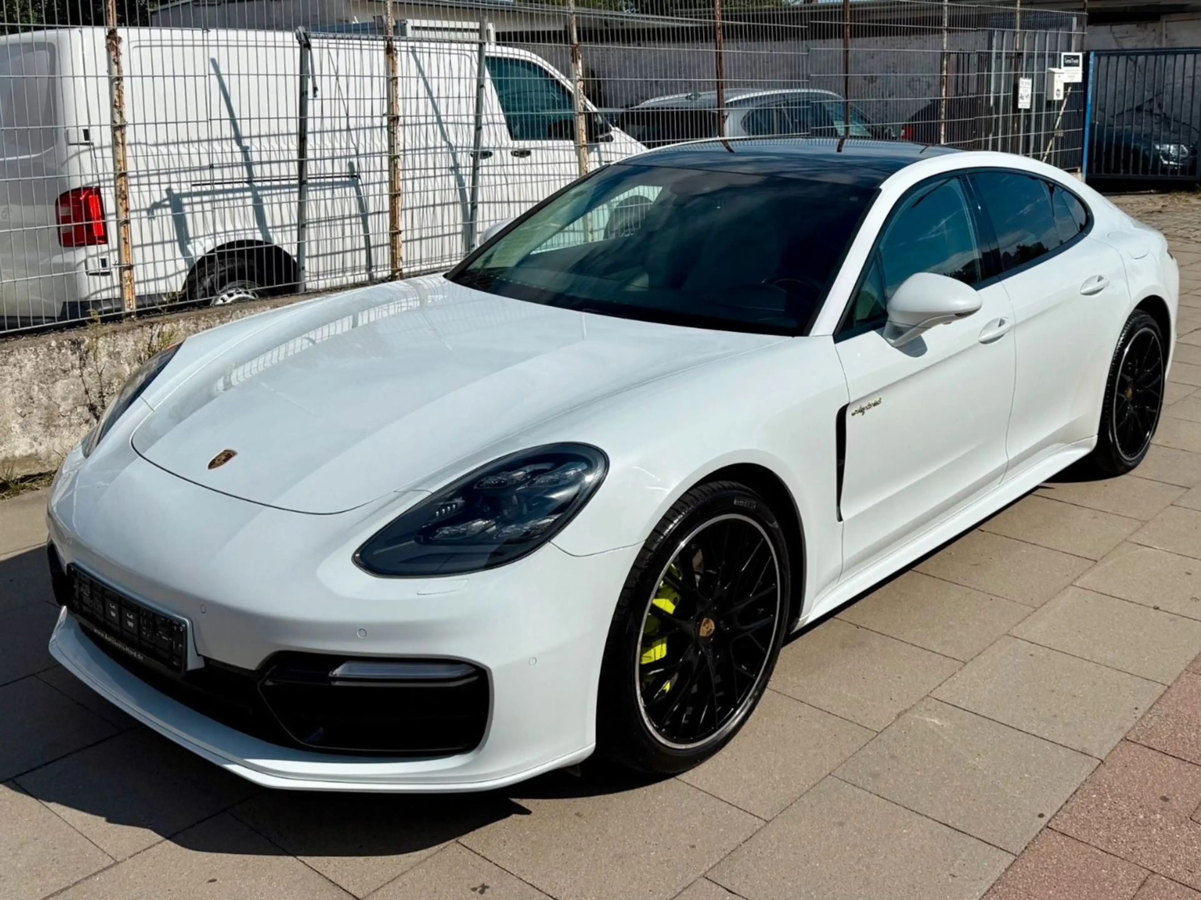Porsche Panamera 4 E-Hybrid