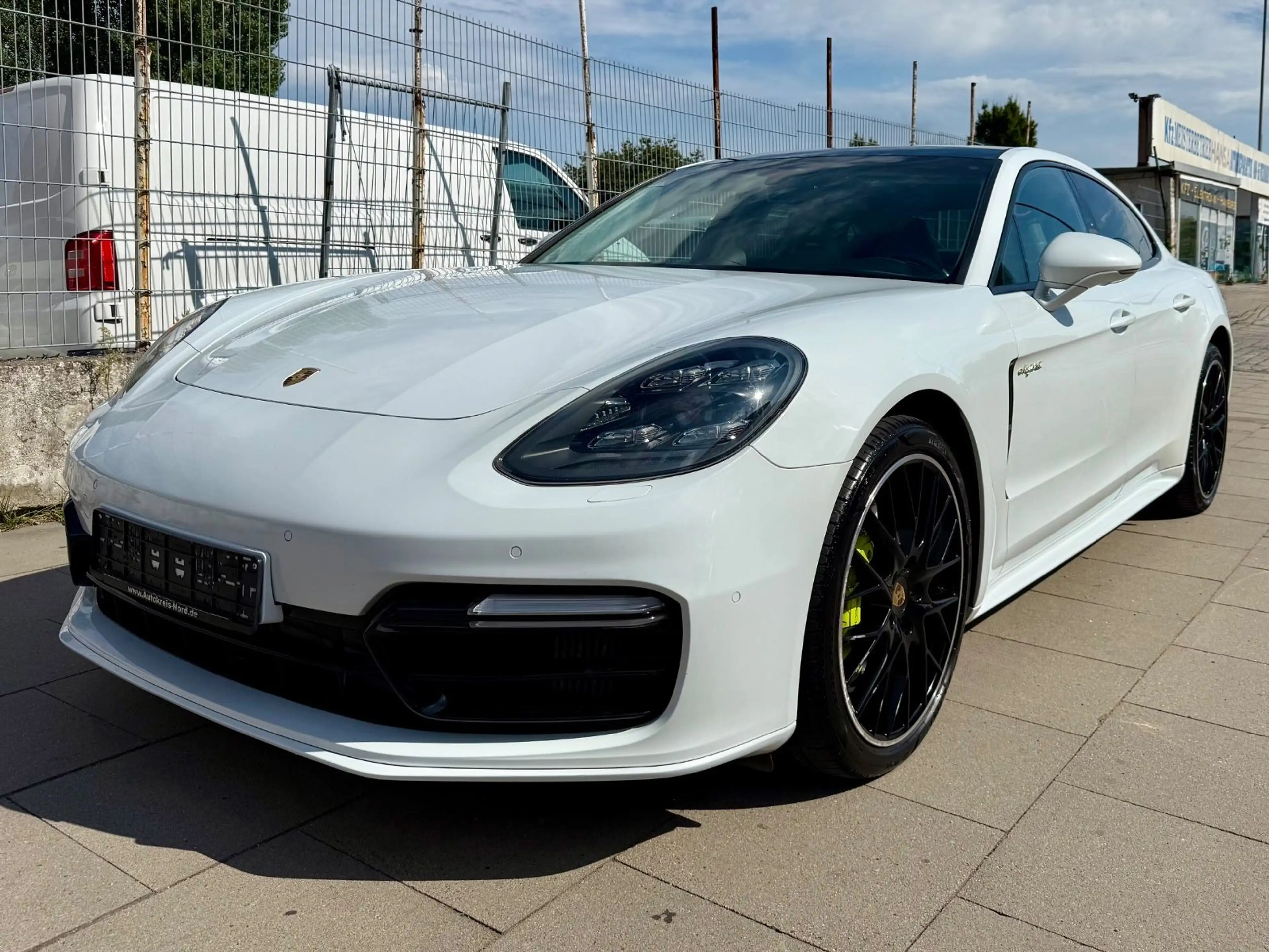 Porsche Panamera 4 E-Hybrid — photo 4