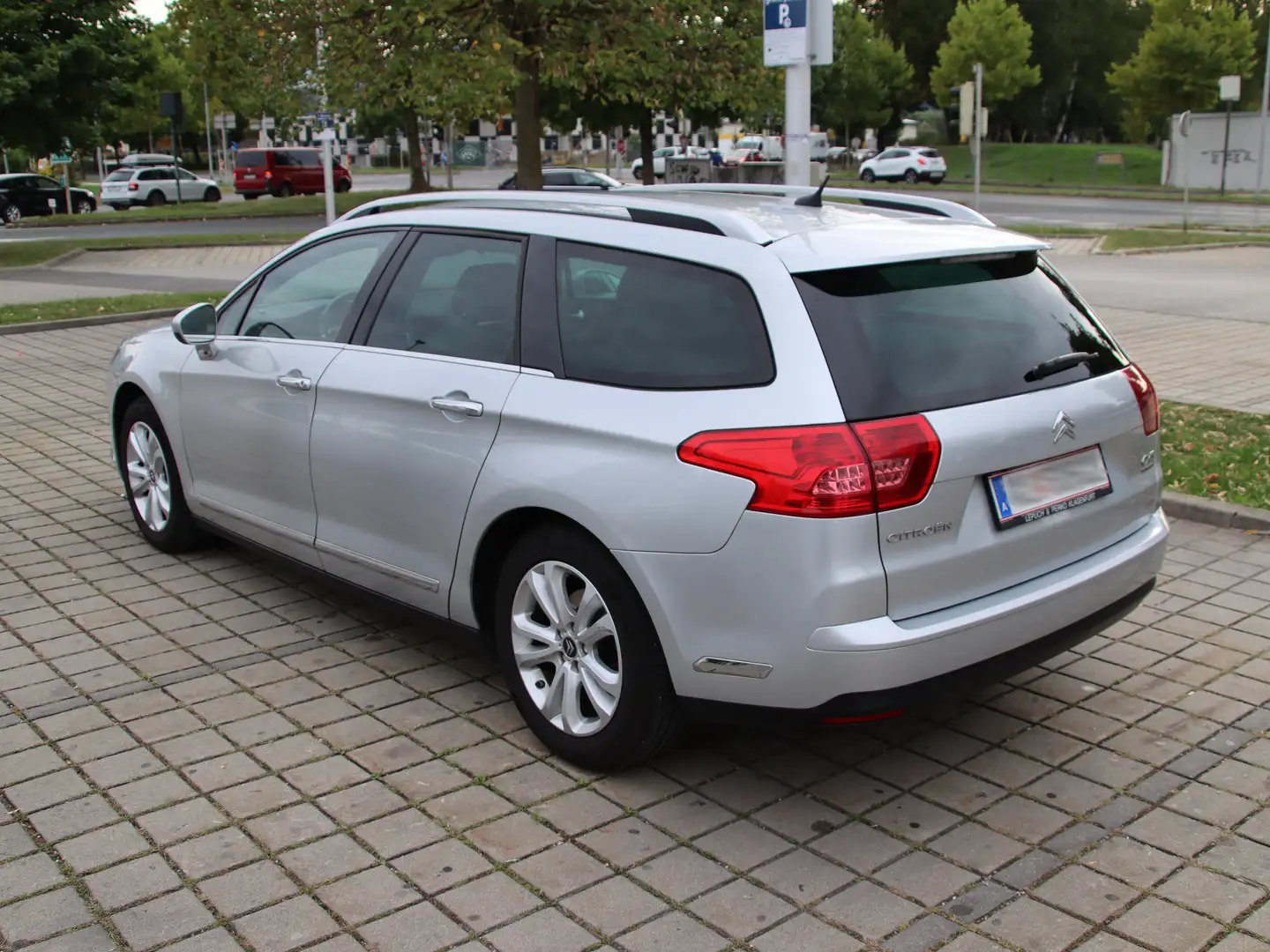 Citroen C5 C5 Tourer 2,0 HDi FAP Exclusive Silber - 2