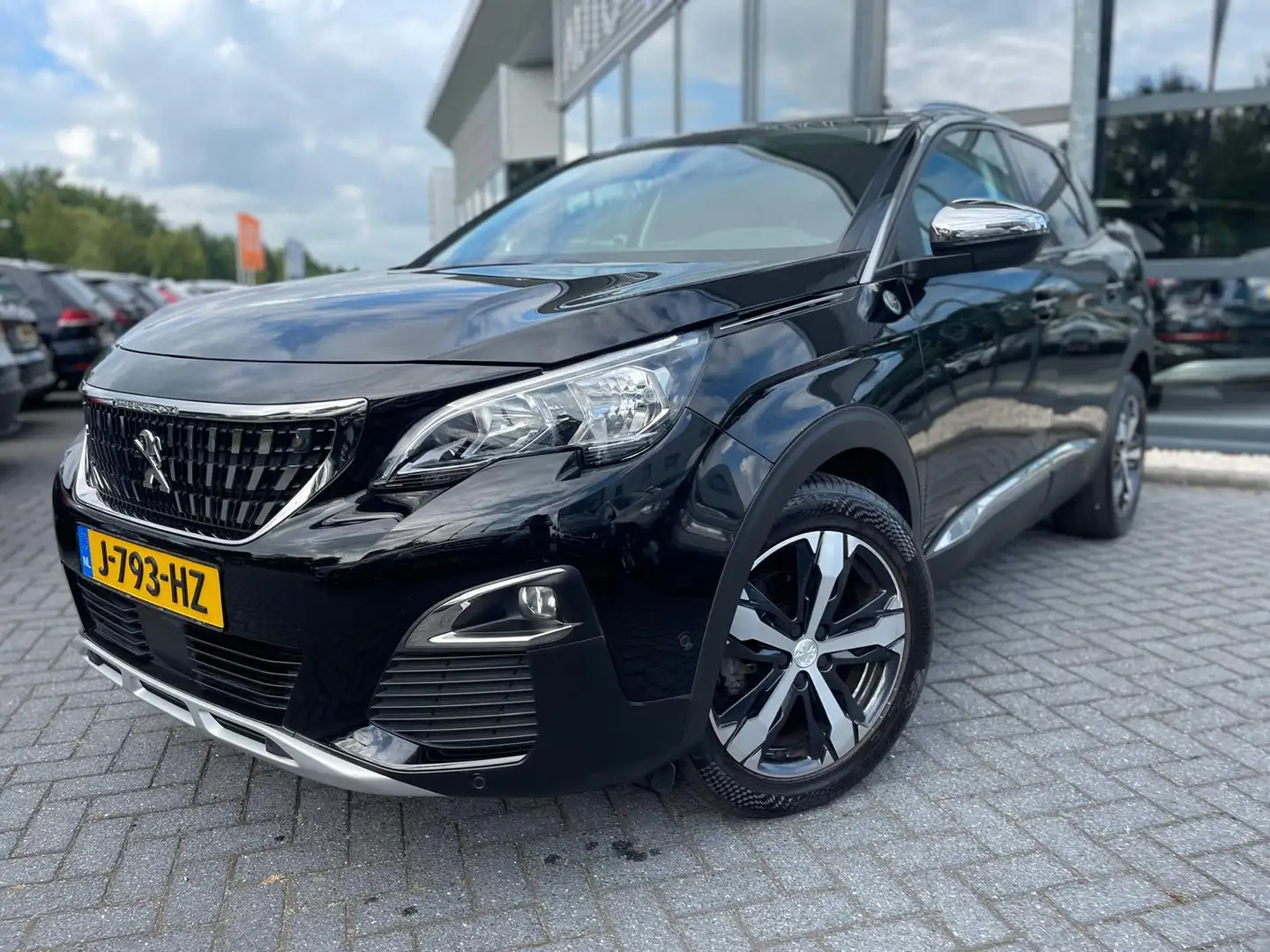 Peugeot 3008 1.2 PureTech Crossway | Automaat | Adaptieve cruis Zwart - 2