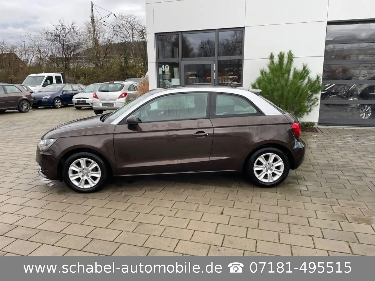 Audi A1 attraction 1.2 Klimaautomatik Sitzheizung Brun - 2