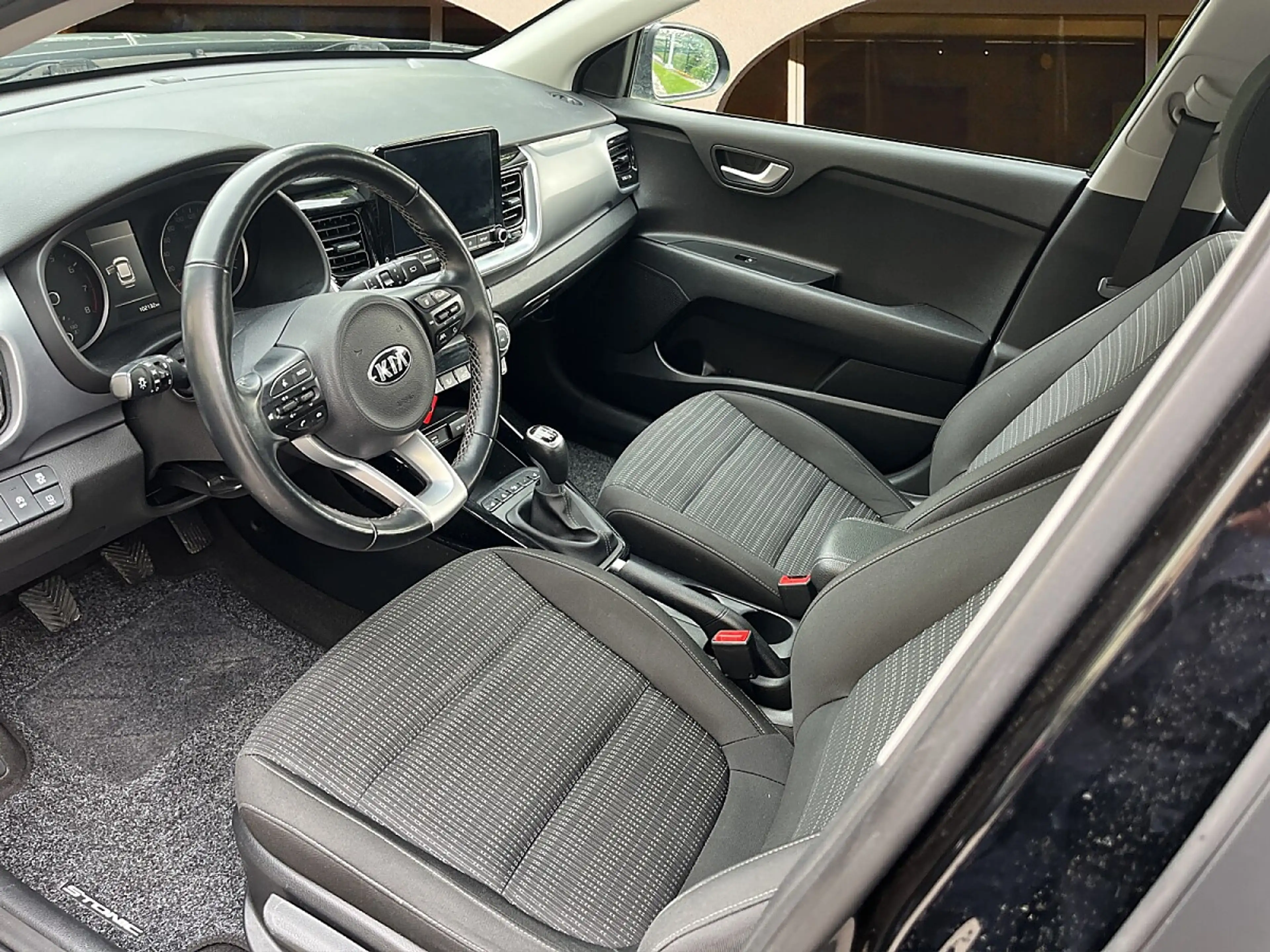 Kia Stonic 1,0 TGDI GPF ISG Silber Limited — photo 4