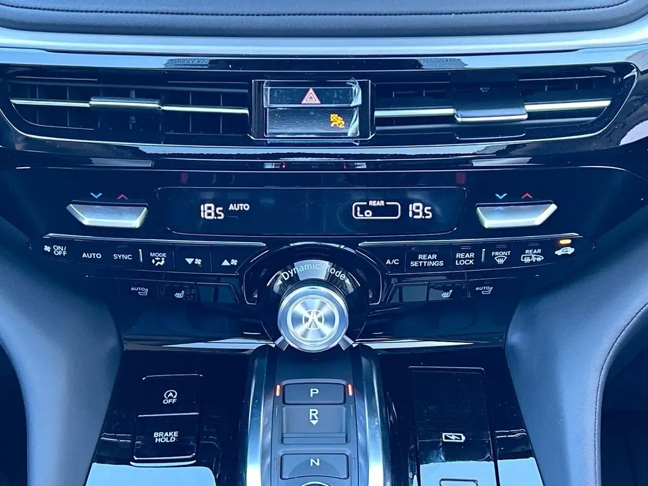 Acura MDX снимка Acura MDX