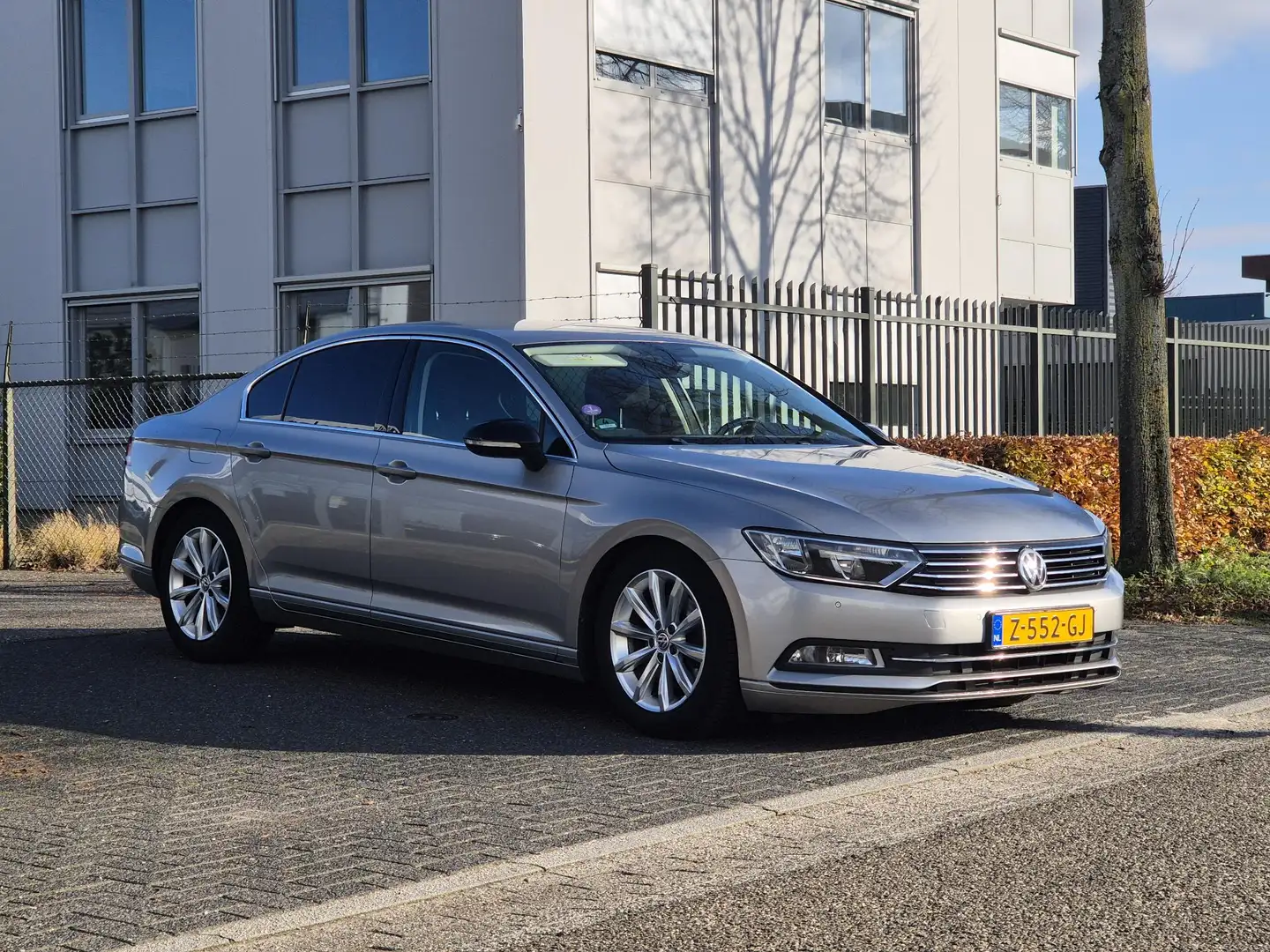 Volkswagen Passat 1.4 TSI Business Edition PDC/Stoel/Stuur verwarmin Grau - 2