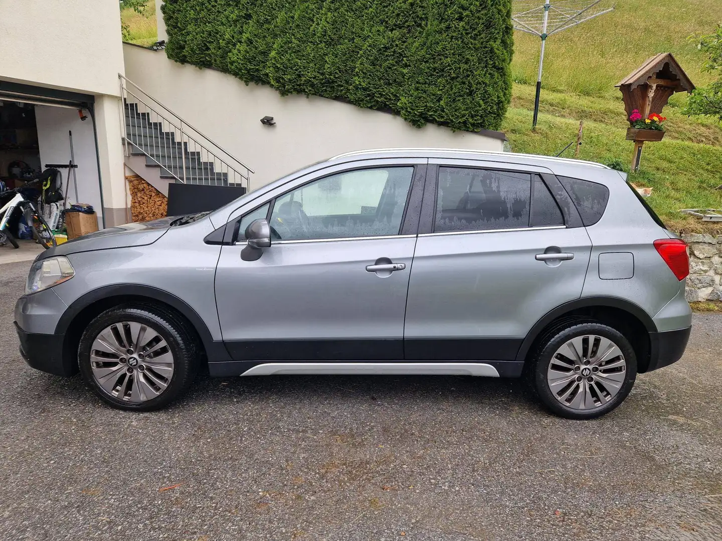 Suzuki SX4 S-Cross SX4 S-Cross 1,6 DDiS Allgrip shine shine Grau - 2