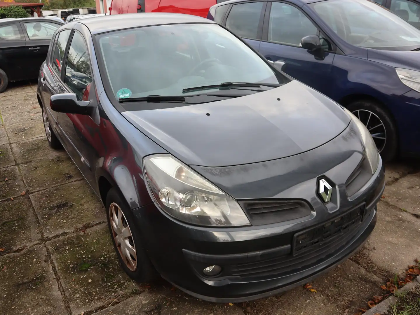 Renault Clio Authentique Noir - 1