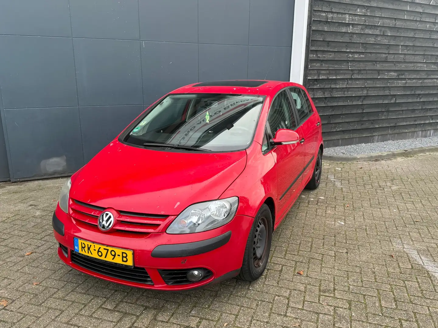 Volkswagen Golf Plus 1.6 Trendline Rood - 2