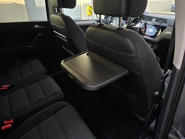 Volkswagen Touran view 29