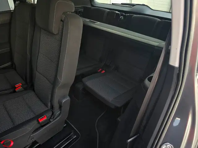 Volkswagen Touran view 23