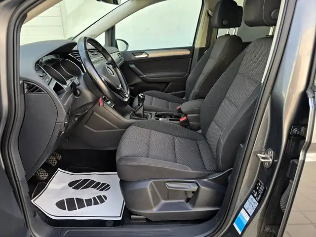 Volkswagen Touran view 22