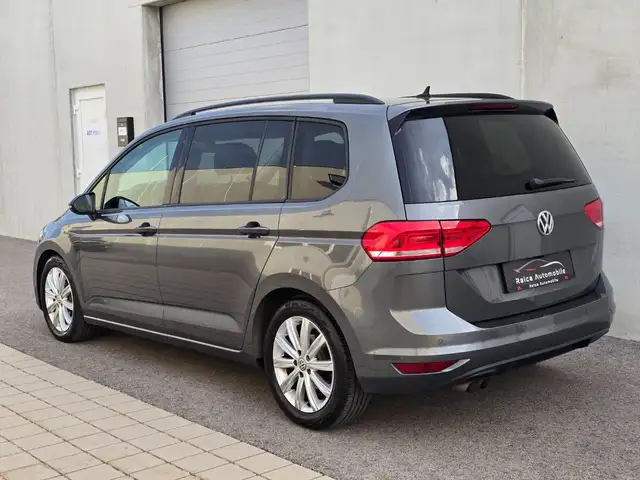 Volkswagen Touran view 7