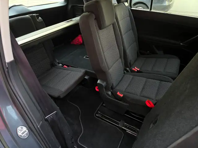 Volkswagen Touran view 27