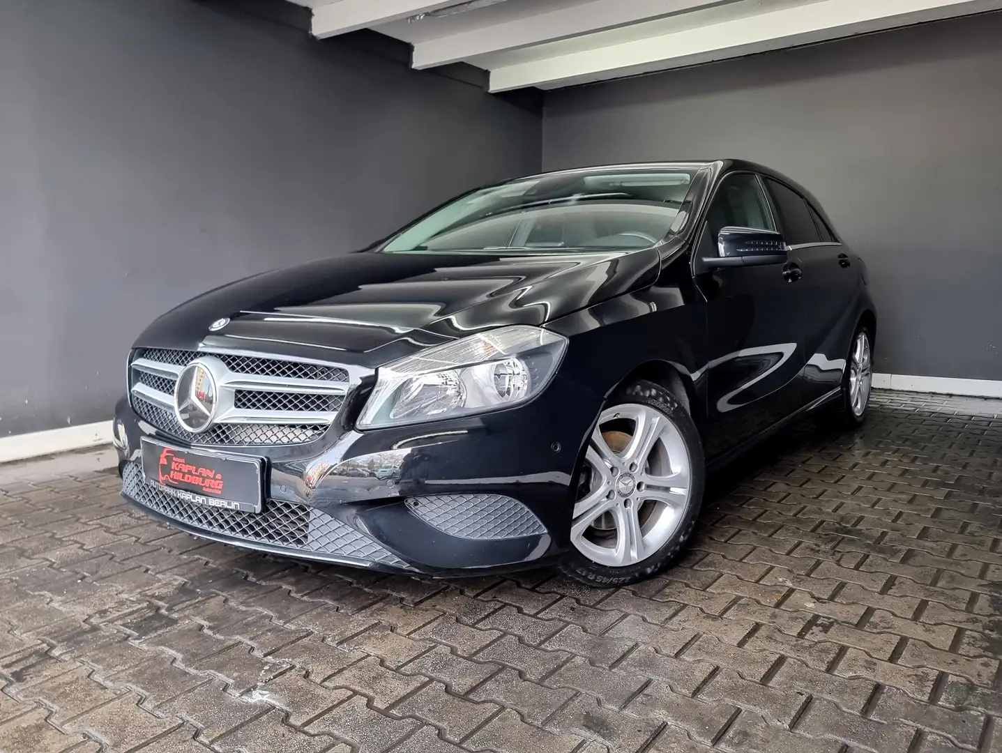 Mercedes-Benz A 180 BE, AUTOMATIK, RÜCKFAHRKAMERA, NAVI, AHK Nero - 1