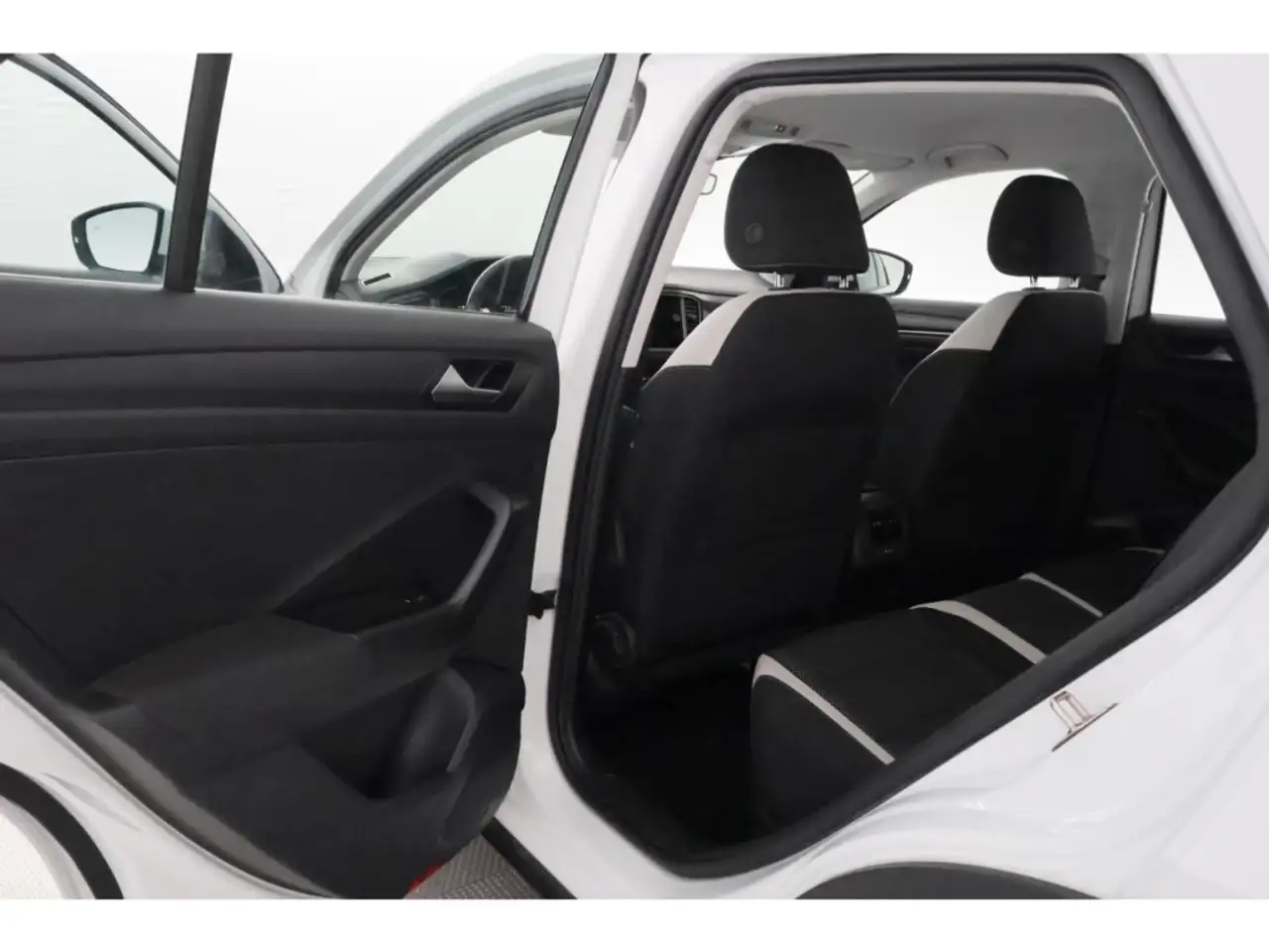 Volkswagen T-Roc 1.5TSI DSG Sport+LED+VIRTUAL+KAMERA+AHK, миниатюра 19