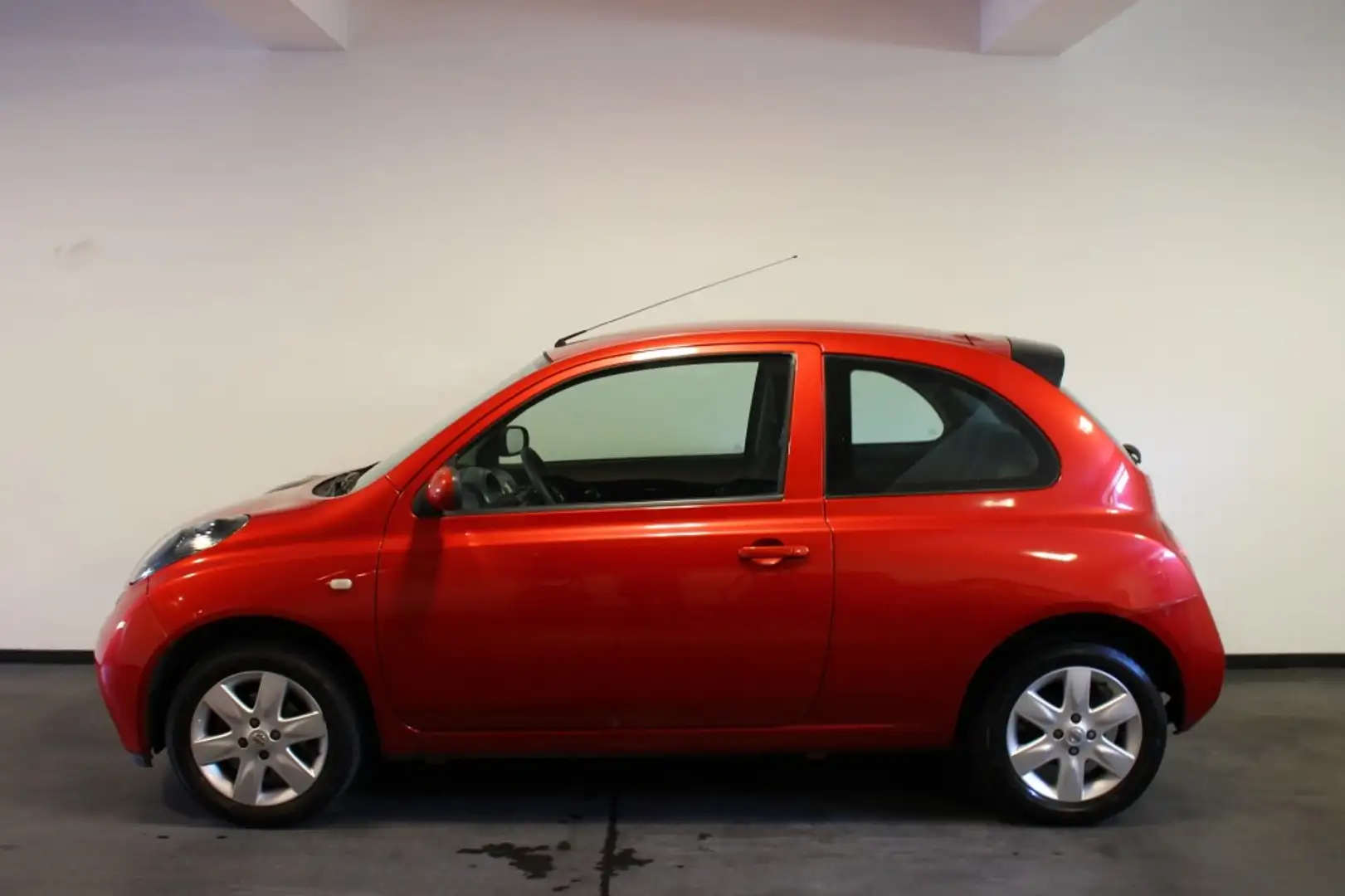 Nissan Micra 1.2 e-Vision Rood - 2