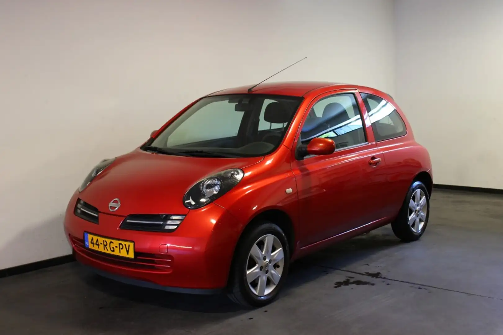 Nissan Micra 1.2 e-Vision Rood - 1