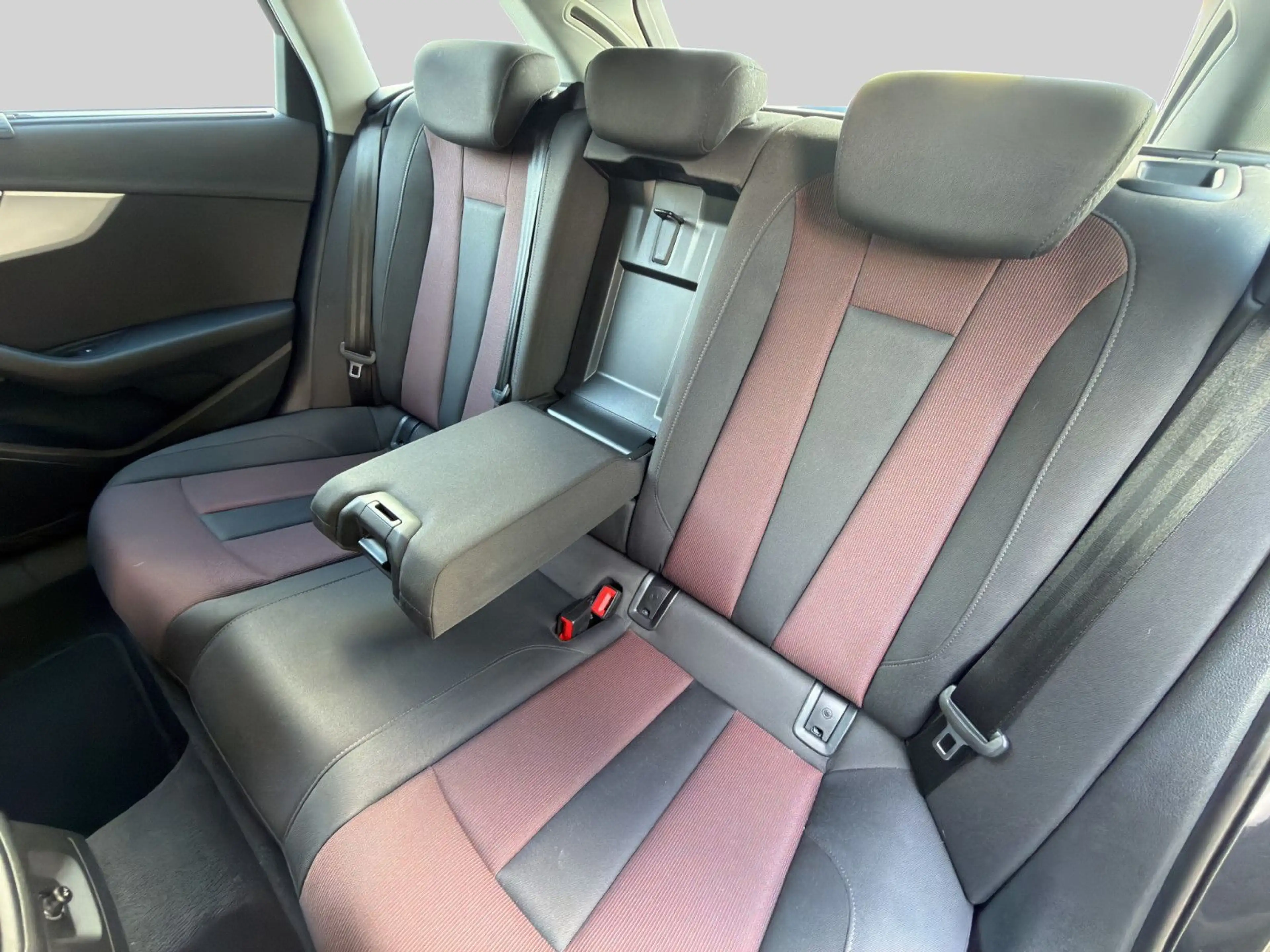 Audi A4 Avant 2.0 TDI Aut. KLIMAAUT SITZH KAM LED NAV — photo 14