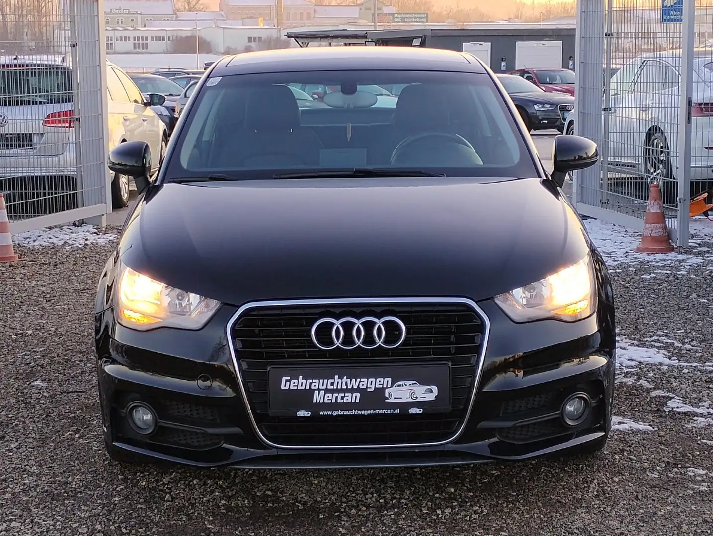 Audi A1 1,2 TFSI Beauty&Beast S-Line!! Schwarz - 2