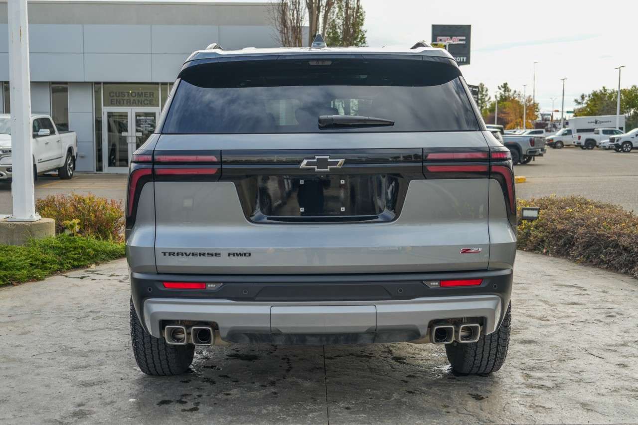 2026 Chevrolet Traverse AWD 4dr Z71 — photo 3